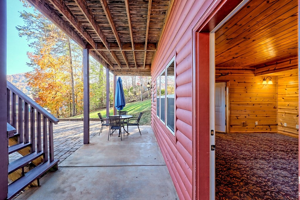 Young Harris, Georgia, 30582, United States, 4 Bedrooms Bedrooms, ,5 BathroomsBathrooms,Residential,For Sale,1987920