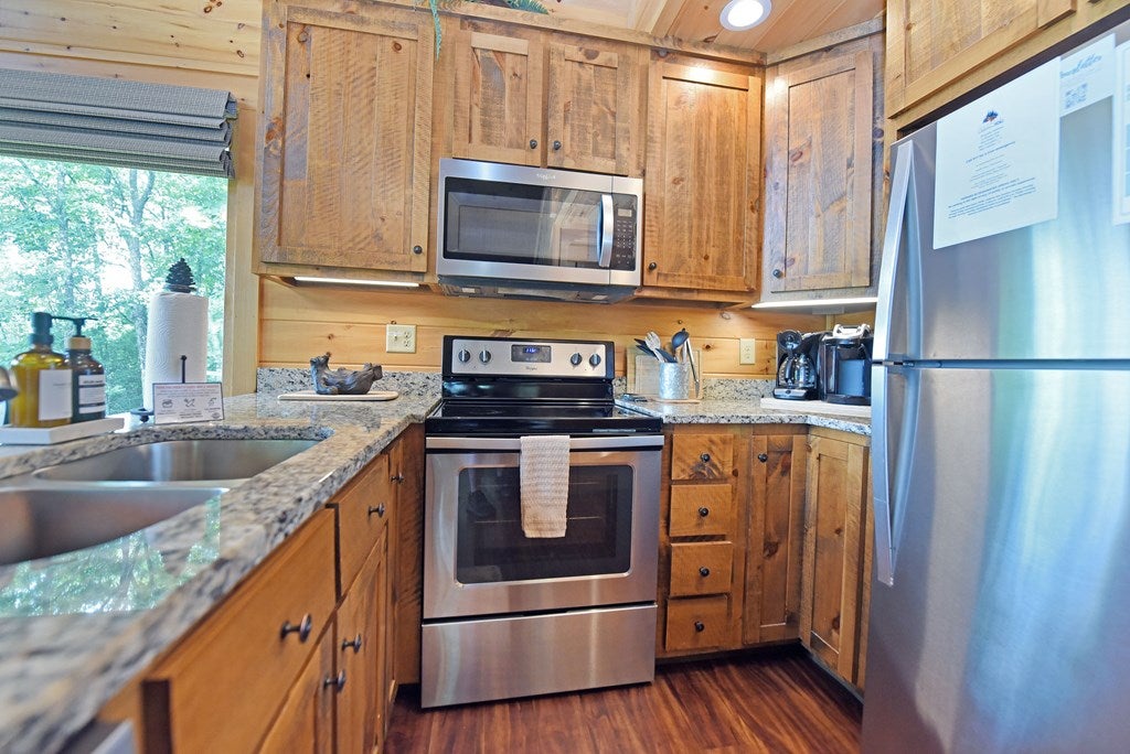 Blue Ridge, Georgia, 30513, United States, 3 Bedrooms Bedrooms, ,2 BathroomsBathrooms,Residential,For Sale,1859730