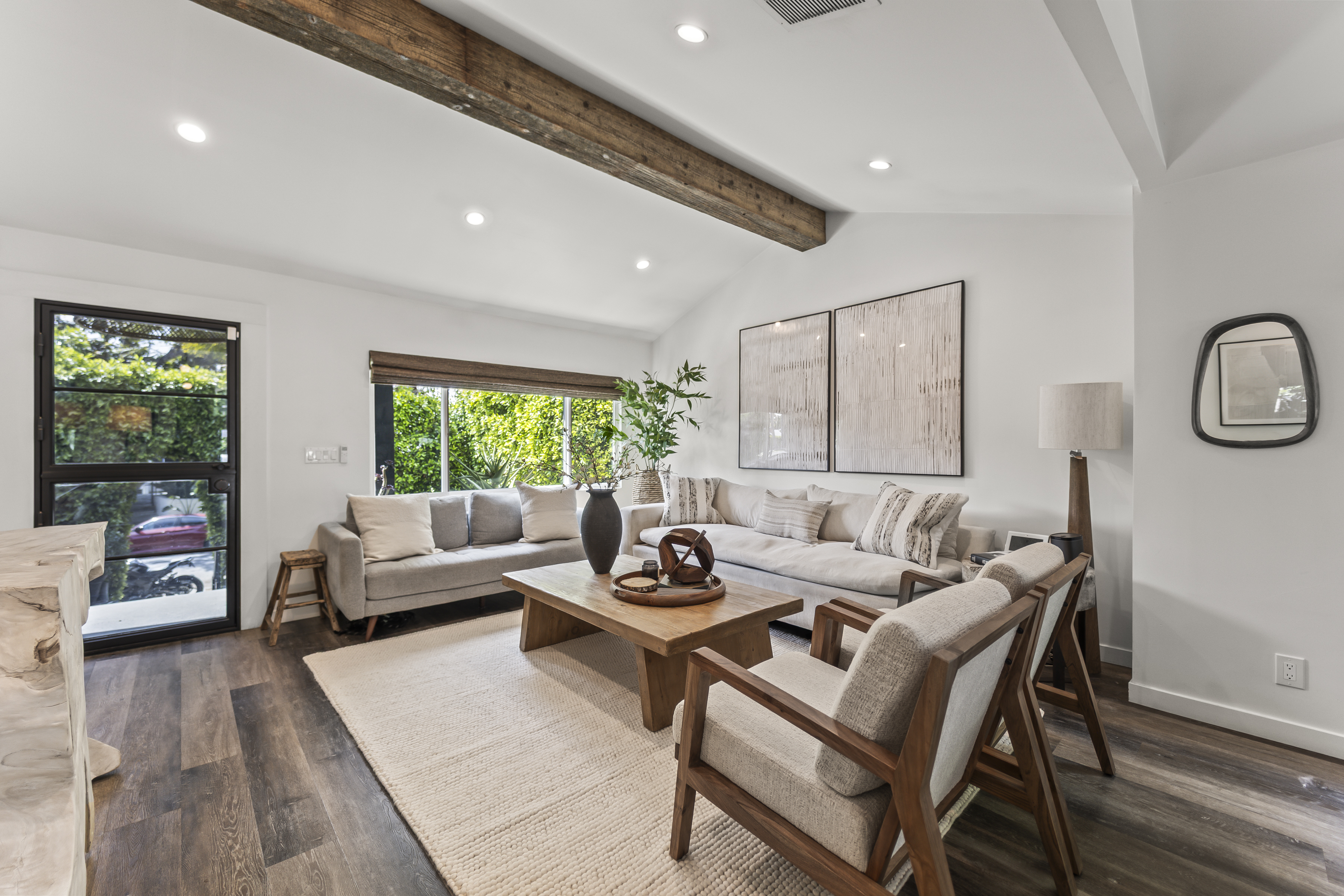  7733 Lexington Ave - 物件實景