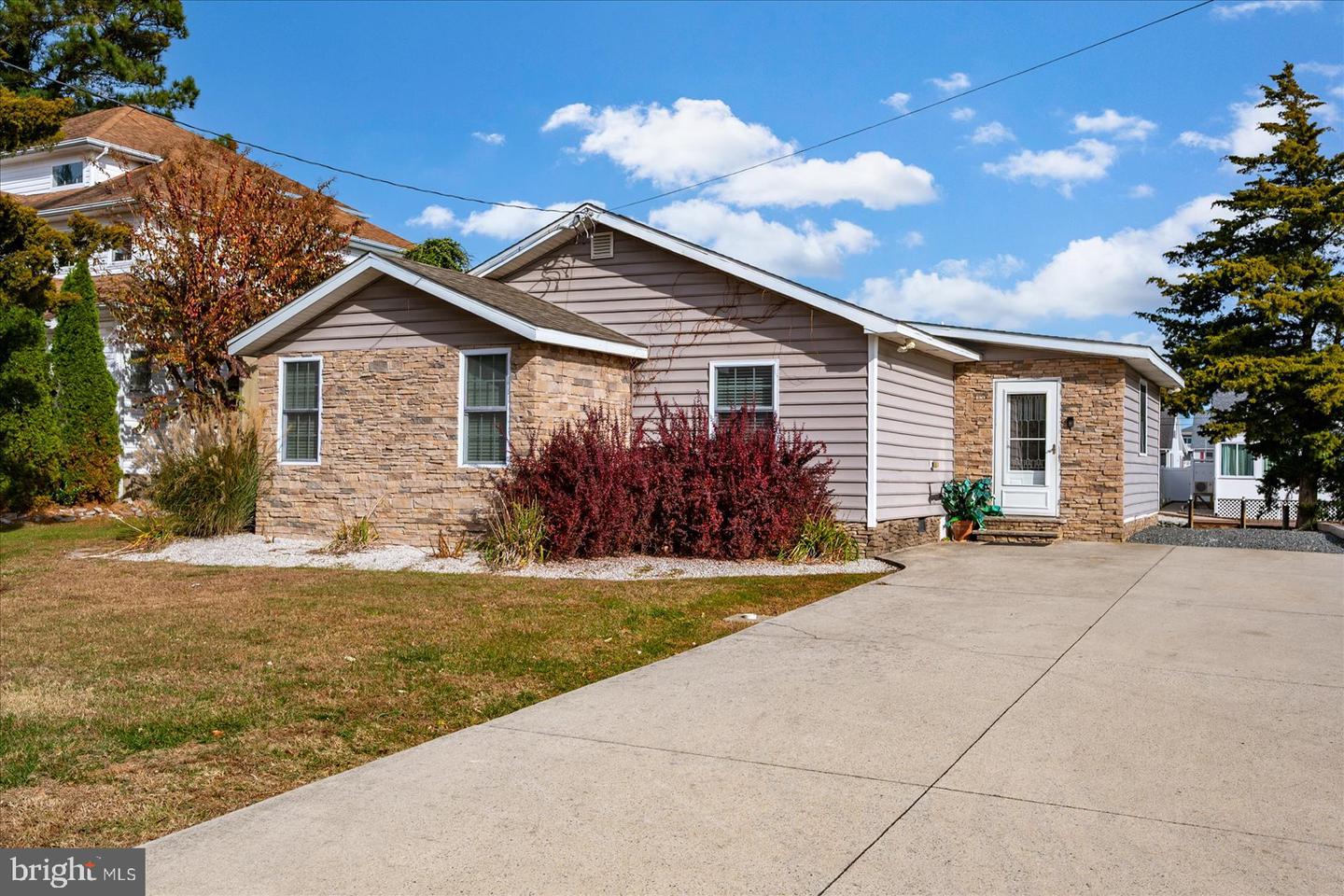 Ocean City, Maryland, 21842, United States, 3 Bedrooms Bedrooms, ,2 BathroomsBathrooms,Residential,For Sale,1998121