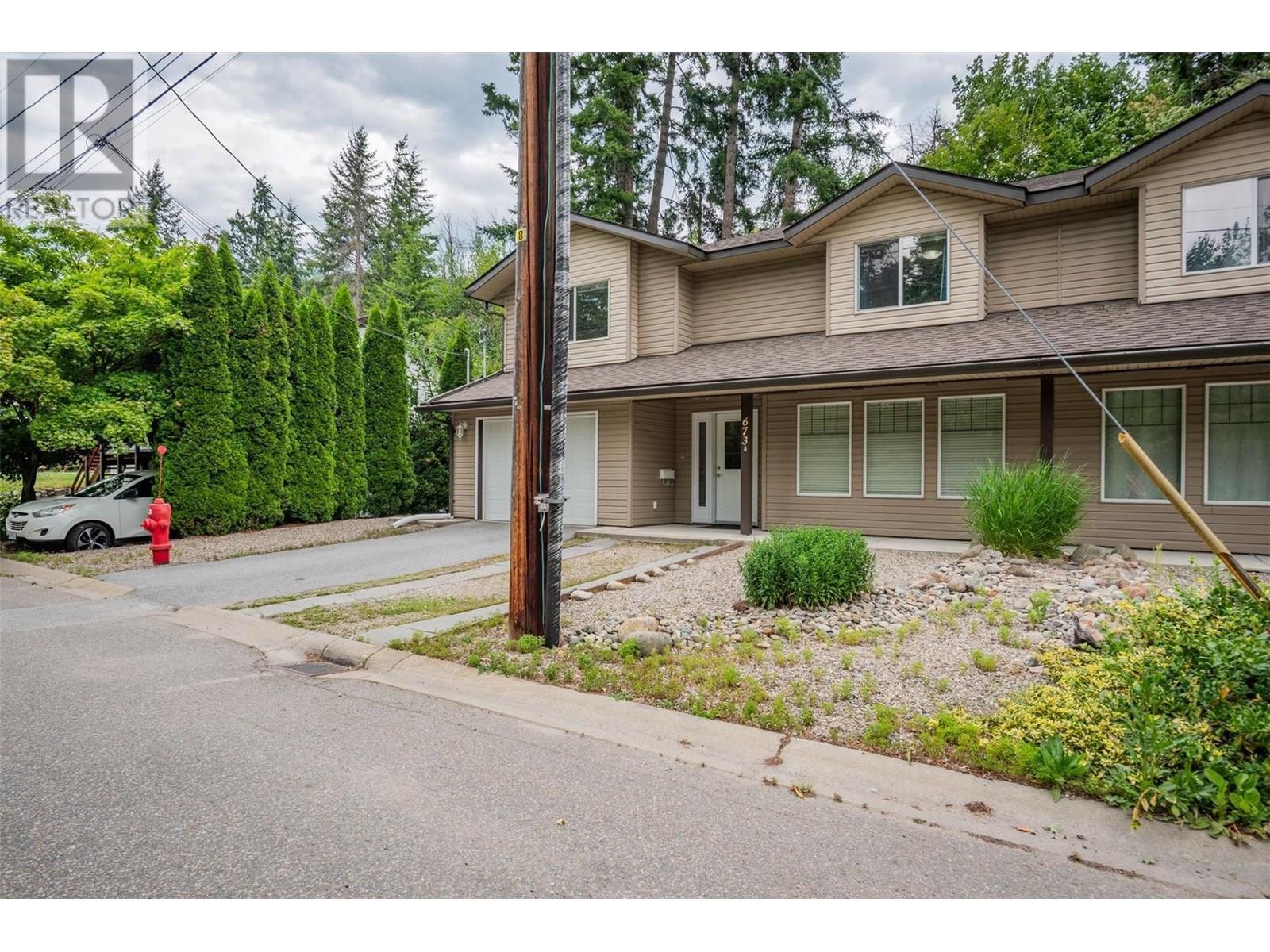 CASTLEGAR, British Columbia, V1N 1J7, CA, 3 Bedrooms Bedrooms, ,2 BathroomsBathrooms,Residential,For Sale,1913084