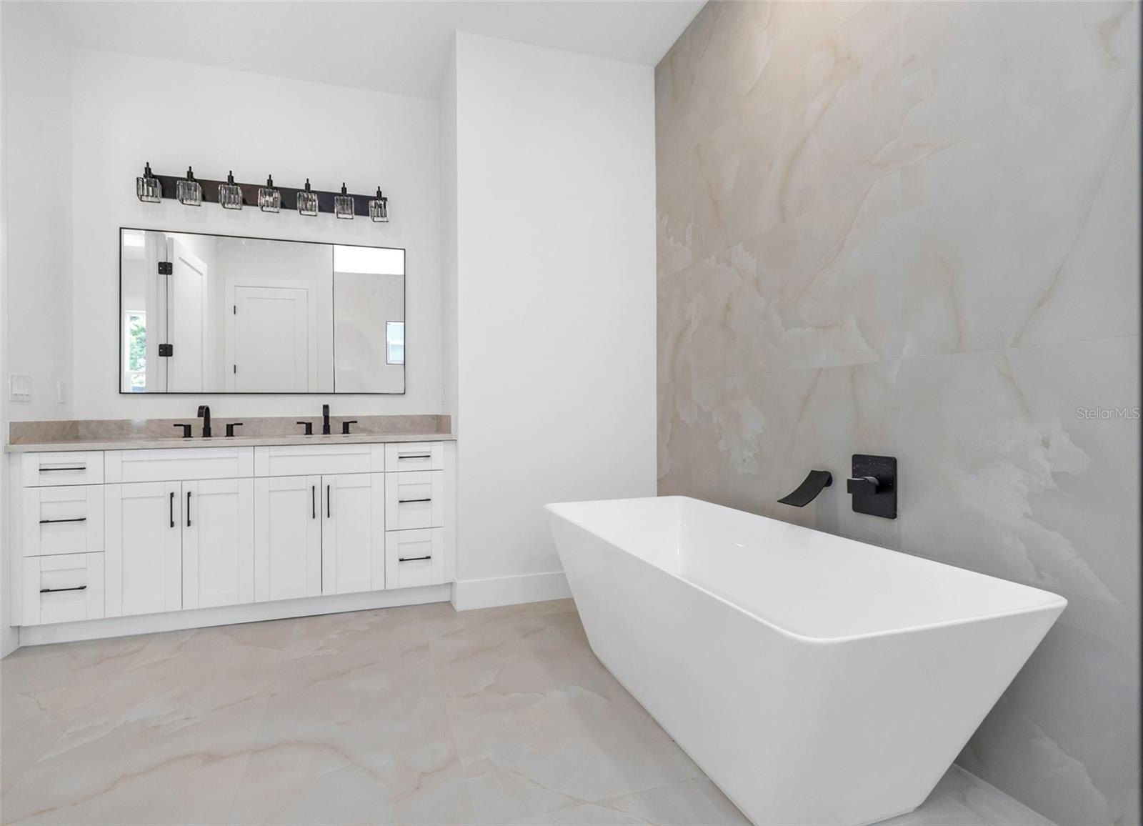 ST PETERSBURG, Florida, 33714, United States, 4 Bedrooms Bedrooms, ,3 BathroomsBathrooms,Residential,For Sale,2022051