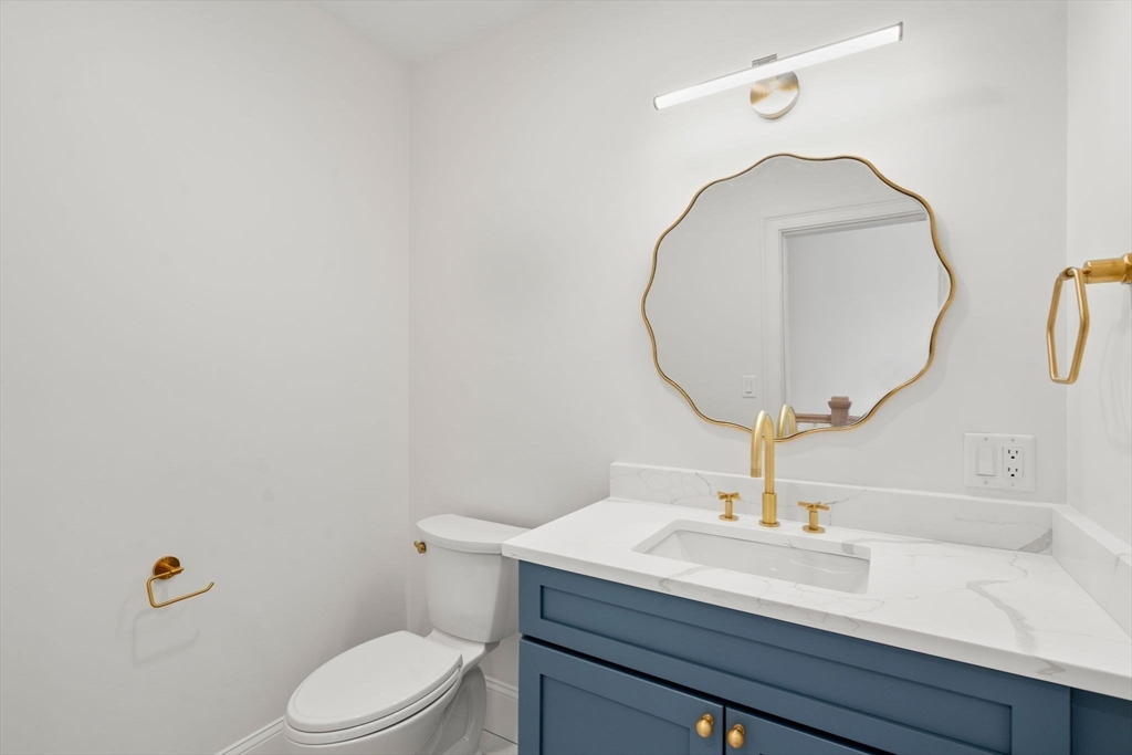 Gloucester, Massachusetts, 01930, United States, 4 Bedrooms Bedrooms, ,5 BathroomsBathrooms,Residential,For Sale,1804807