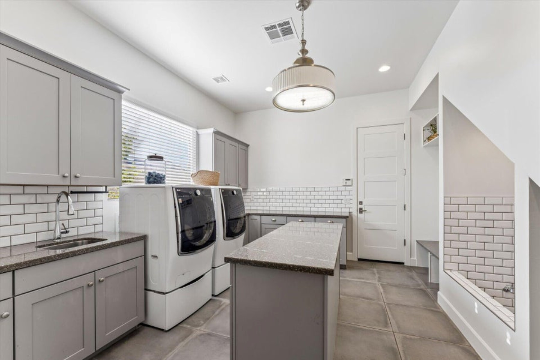  3829 E Crittenden Lane, Phoenix, AZ 85018 - 物件實景