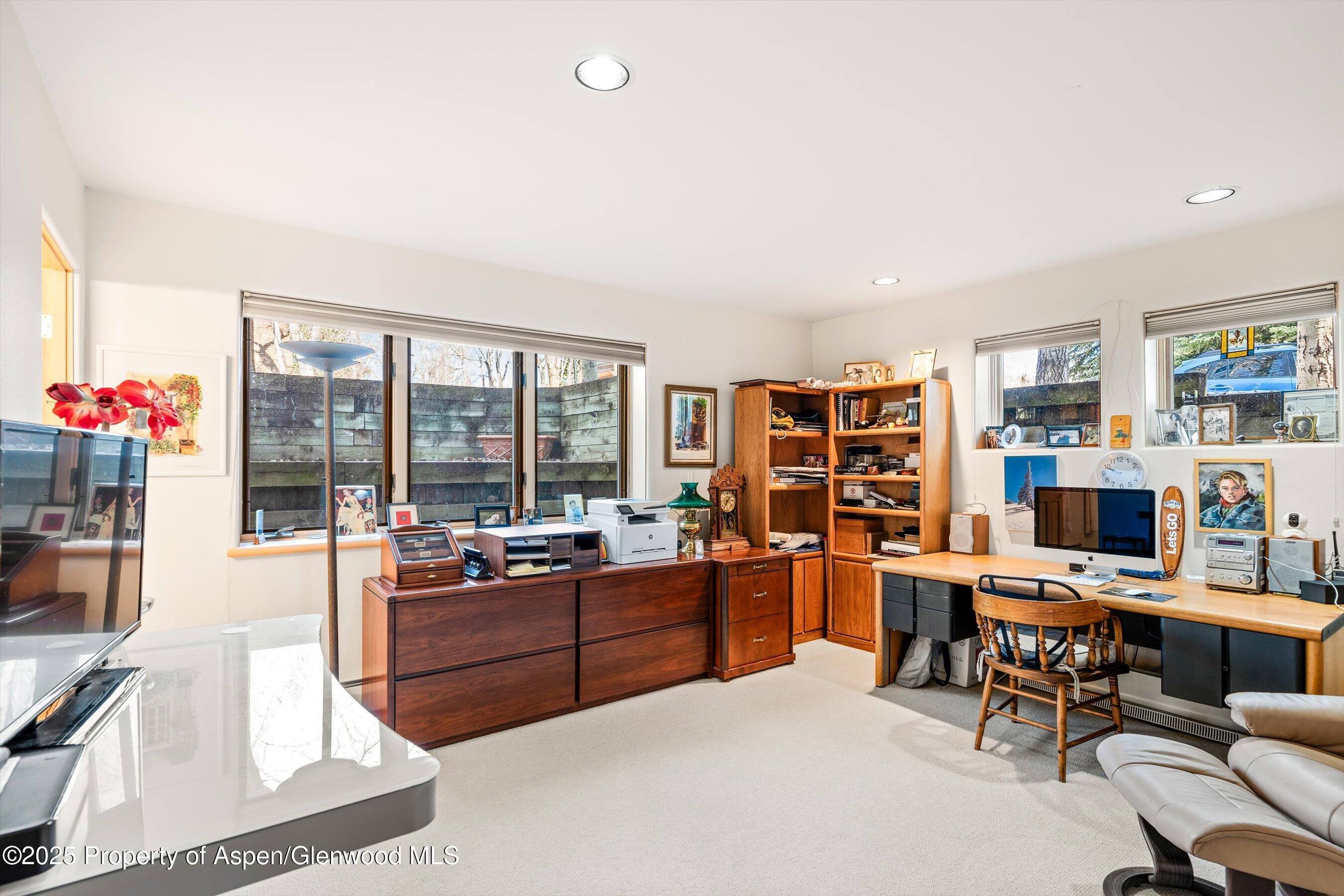 Aspen, Colorado, 81611, United States, 3 Bedrooms Bedrooms, ,4 BathroomsBathrooms,Residential,For Sale,1779623