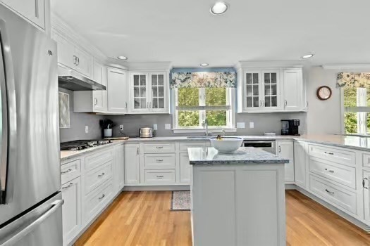 Duxbury, Massachusetts, 02232, United States, 2 Bedrooms Bedrooms, ,3 BathroomsBathrooms,Residential,For Sale,1839812