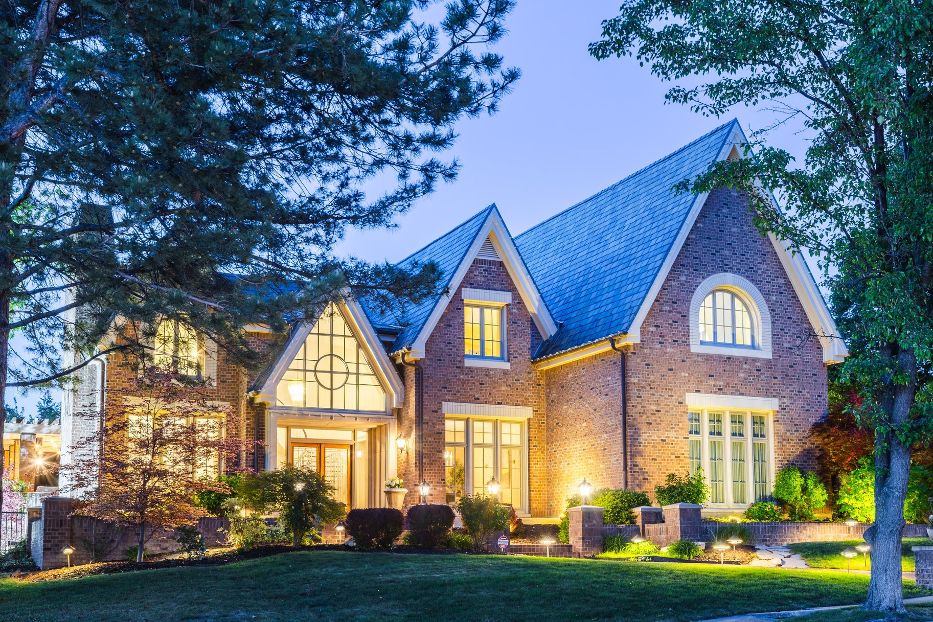  Stunning Custom Build on Millcreek Way - 物件實景