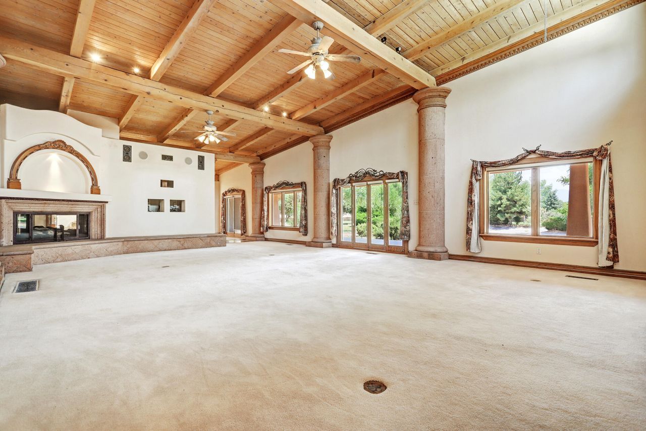 Los Ranchos, New Mexico, 87107, United States, 5 Bedrooms Bedrooms, ,5 BathroomsBathrooms,Residential,For Sale,1900994