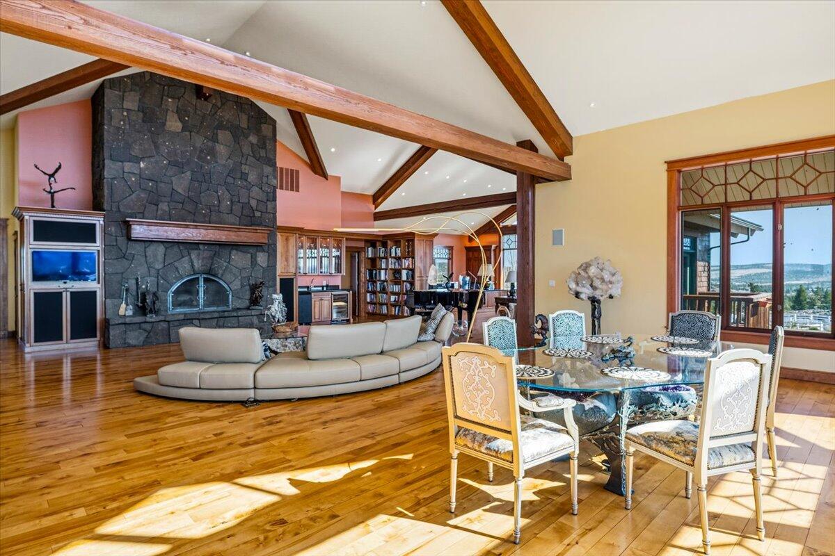 Powell Butte, Oregon, 97753, United States, 6 Bedrooms Bedrooms, ,5 BathroomsBathrooms,Residential,For Sale,2036948