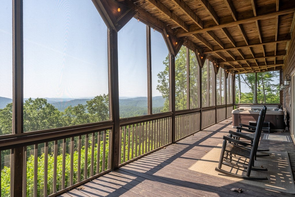 Murphy, North Carolina, 28096, United States, 4 Bedrooms Bedrooms, ,4 BathroomsBathrooms,Residential,For Sale,1871298