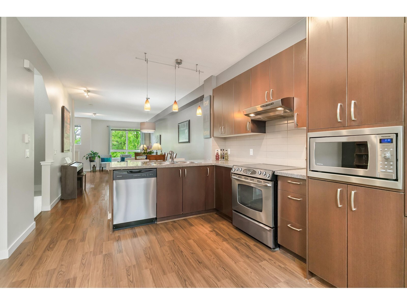 SURREY, British Columbia, V3Z 1P4, CA, 2 Bedrooms Bedrooms, ,2 BathroomsBathrooms,Residential,For Sale,1950245