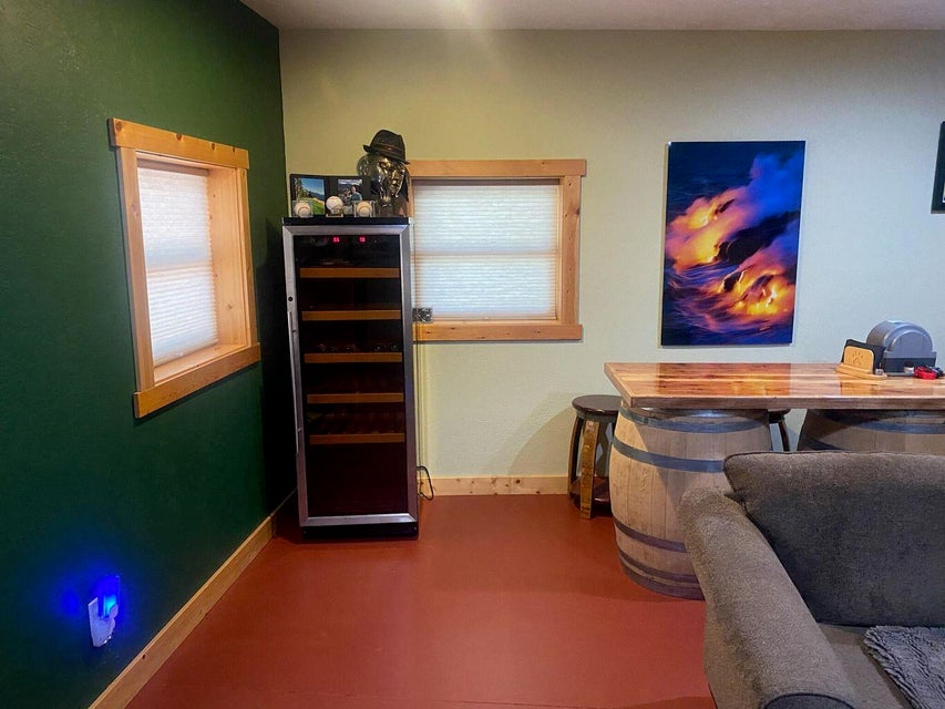 KLAMATH FALLS, Oregon, 97601, United States, 3 Bedrooms Bedrooms, ,3 BathroomsBathrooms,Residential,For Sale,1973852