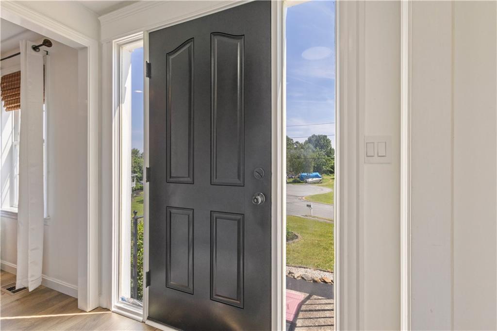 Bellingham, Massachusetts, 02019, United States, 3 Bedrooms Bedrooms, ,3 BathroomsBathrooms,Residential,For Sale,1978290