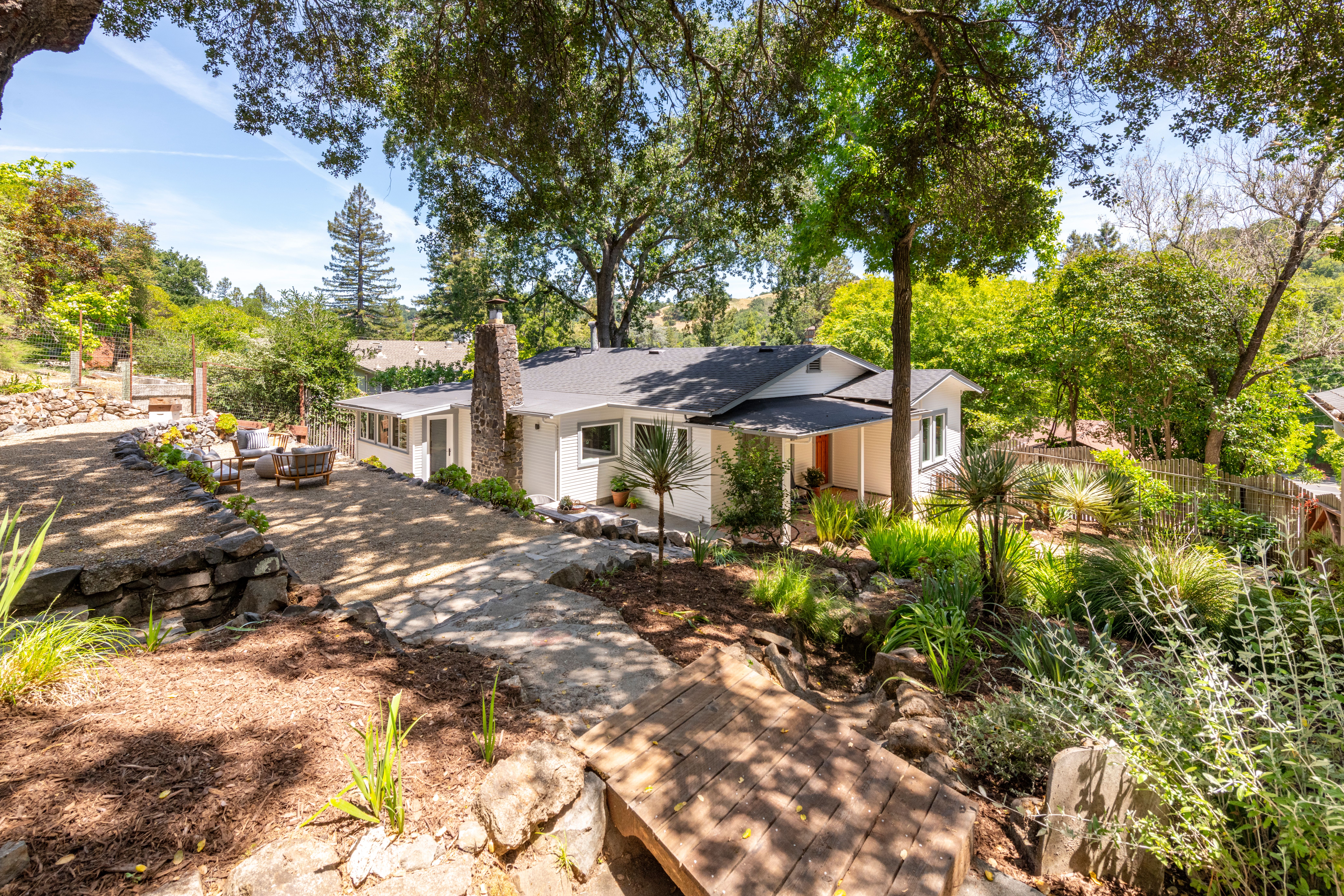  Lush Indoor-Outdoor Living in San Anselmo - 物件實景
