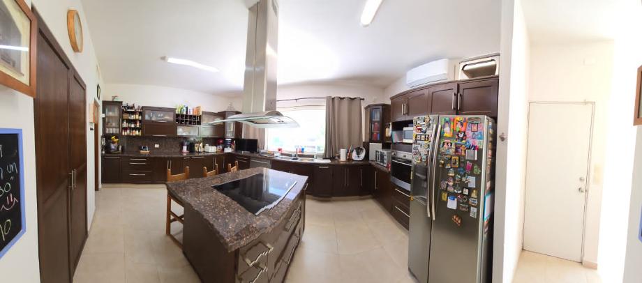 Monterrey, Nuevo León, 64989, Mexico, 3 Bedrooms Bedrooms, ,4 BathroomsBathrooms,Residential,For Sale,1918483