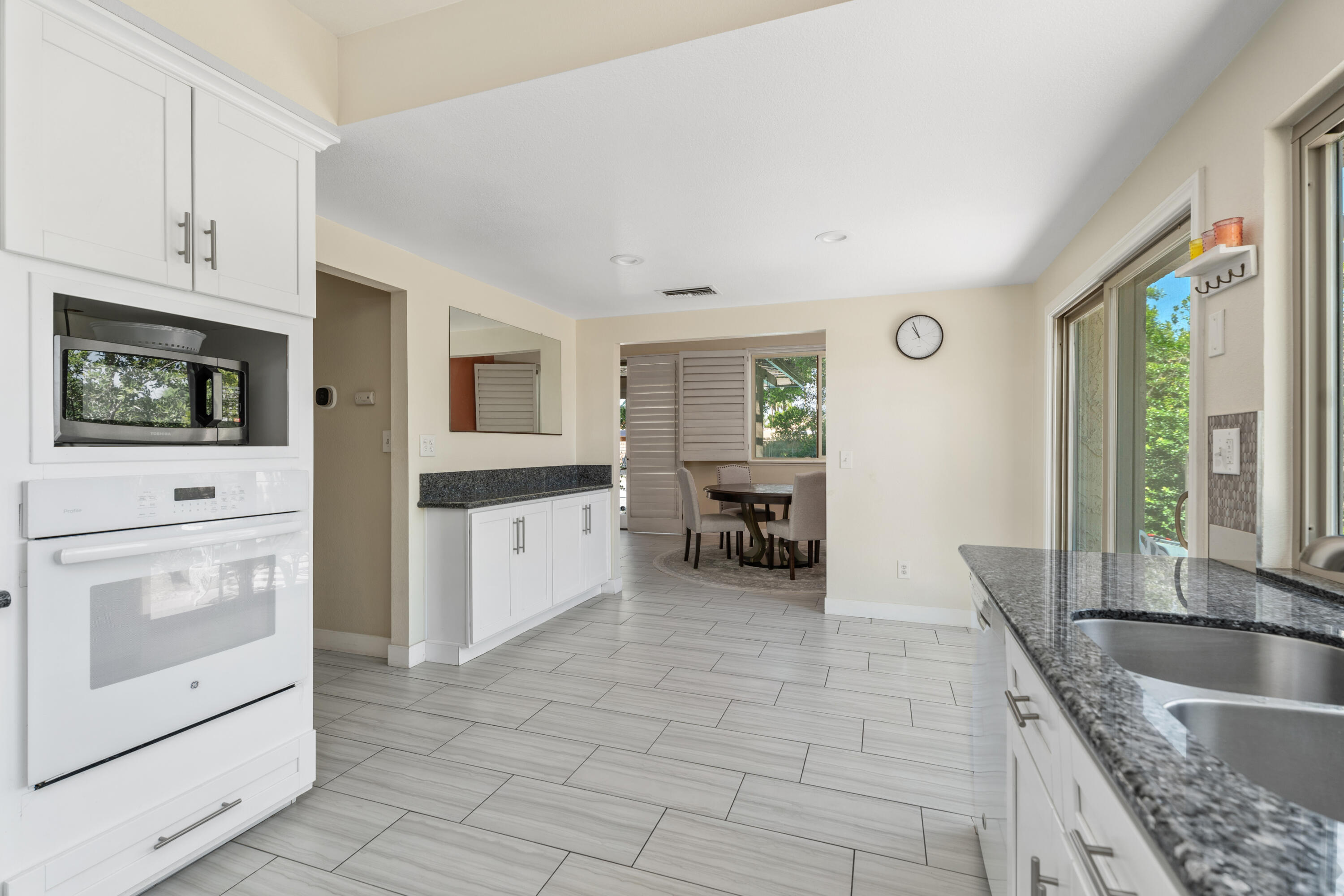 Rancho Mirage, California, 92270, United States, 2 Bedrooms Bedrooms, ,2 BathroomsBathrooms,Residential,For Sale,2002024