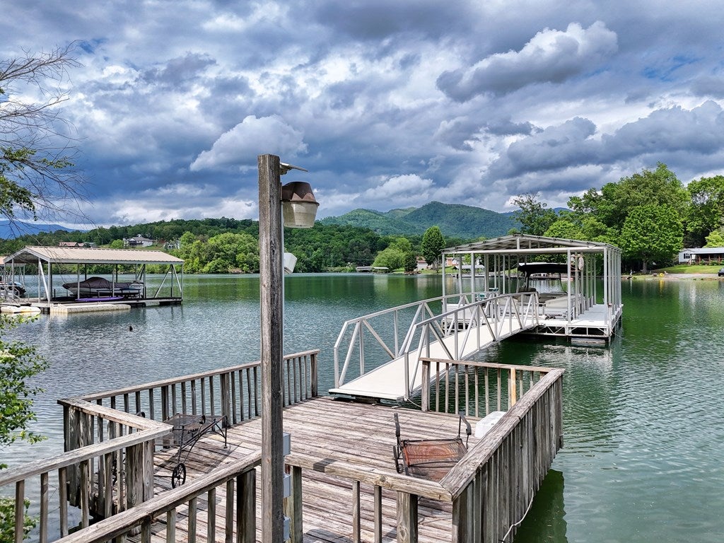 Hayesville, North Carolina, 28904, United States, 3 Bedrooms Bedrooms, ,3 BathroomsBathrooms,Residential,For Sale,1862322