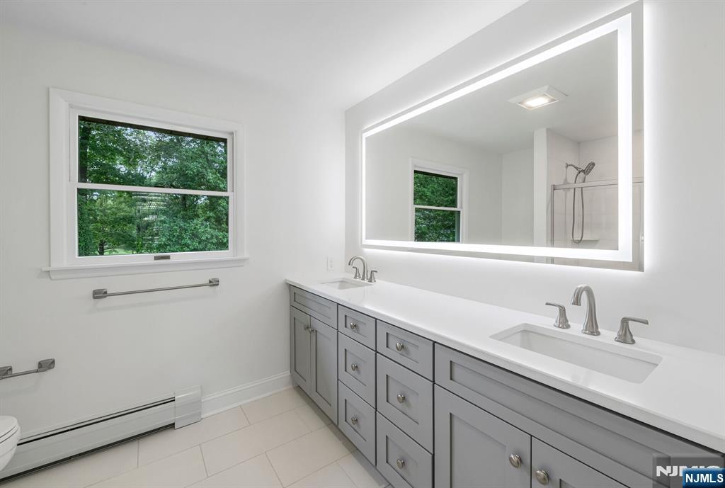 Wyckoff, New Jersey, 07481, United States, 5 Bedrooms Bedrooms, ,5 BathroomsBathrooms,Residential,For Sale,1951013