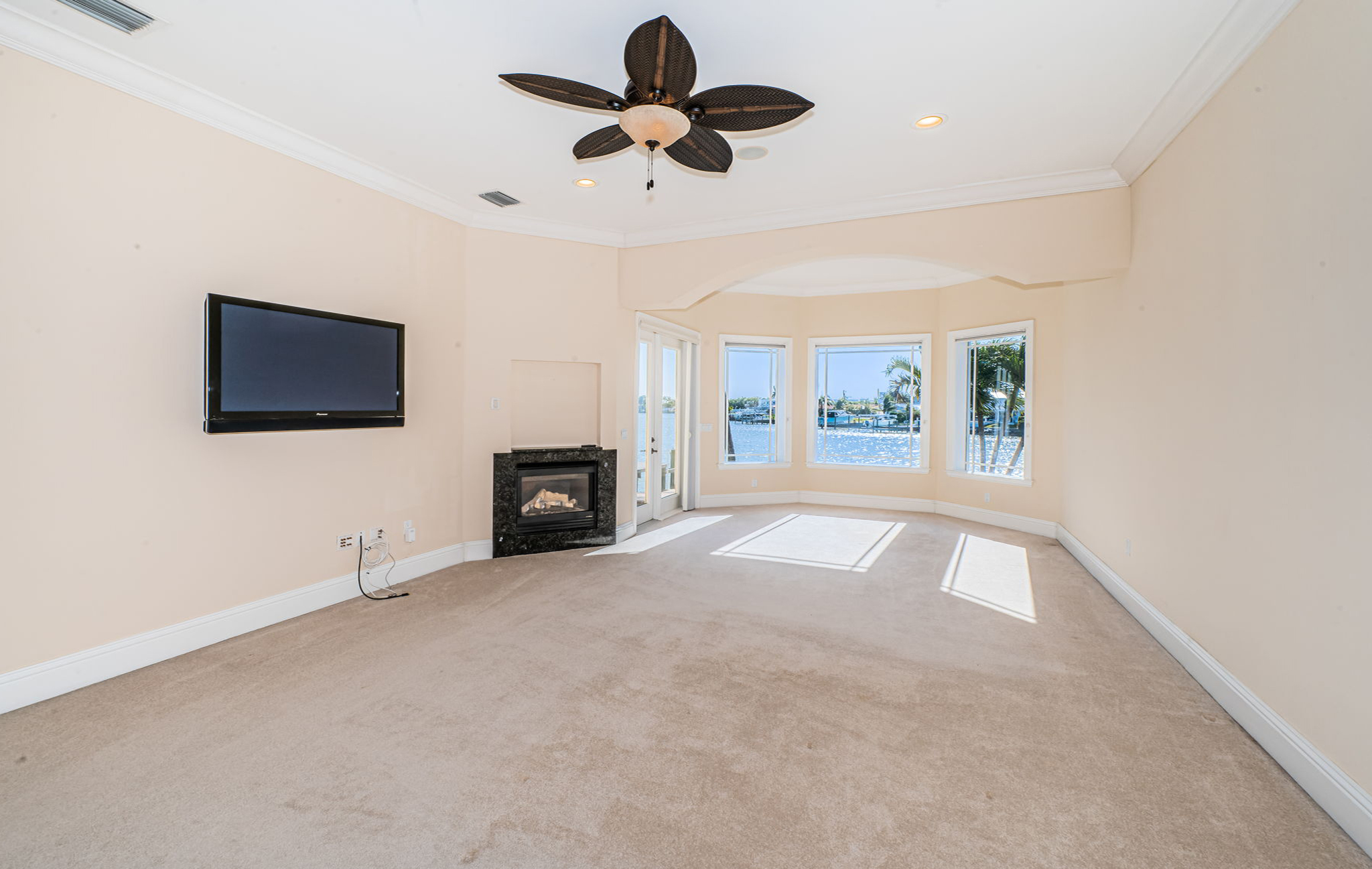 St Petersburg, Florida, 33707, United States, 5 Bedrooms Bedrooms, ,5 BathroomsBathrooms,Residential,For Sale,2006025