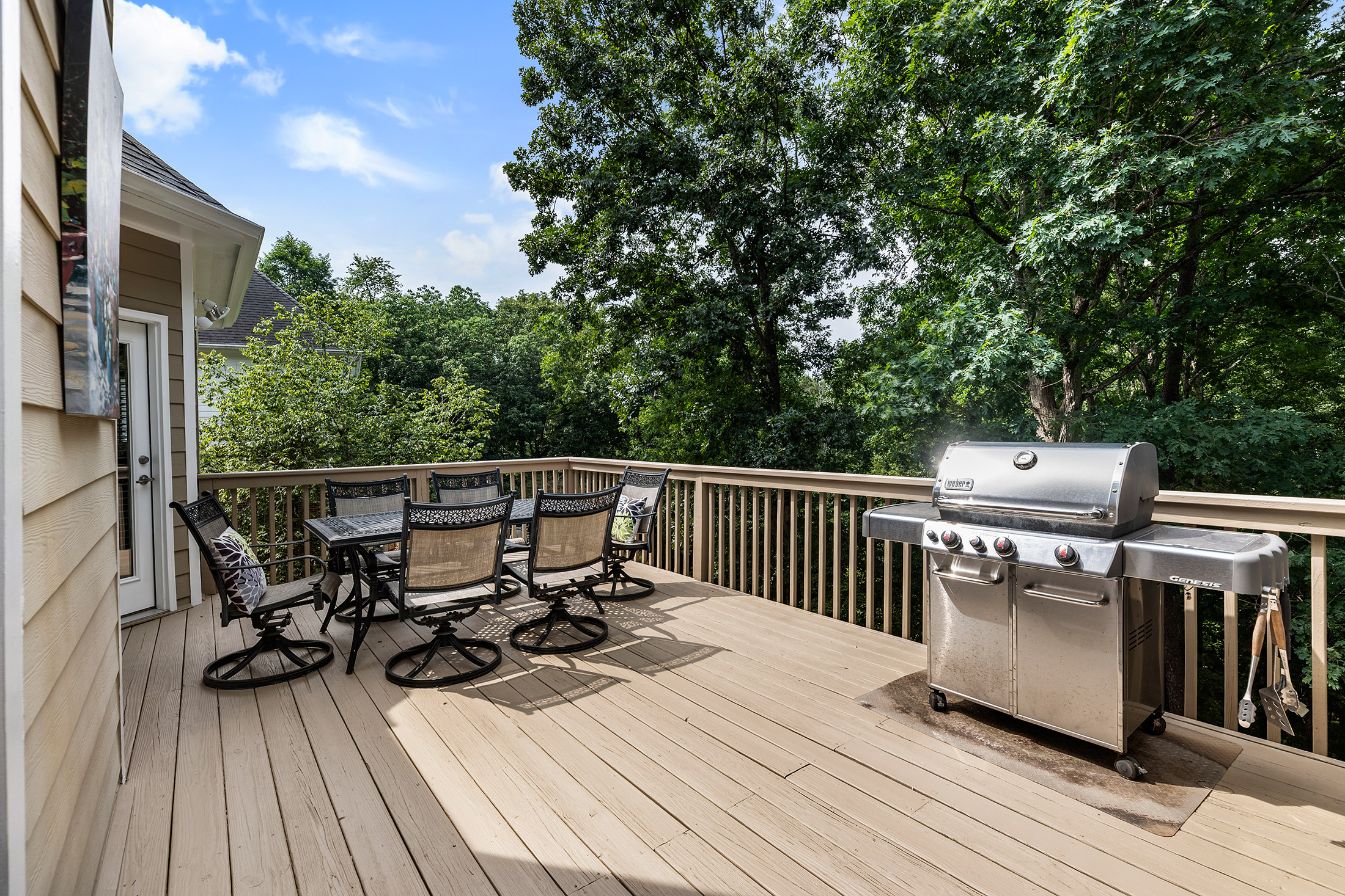  Tucked Among Mature Hardwoods on a Private 1.25+/- Acre River Lot - 物件實景