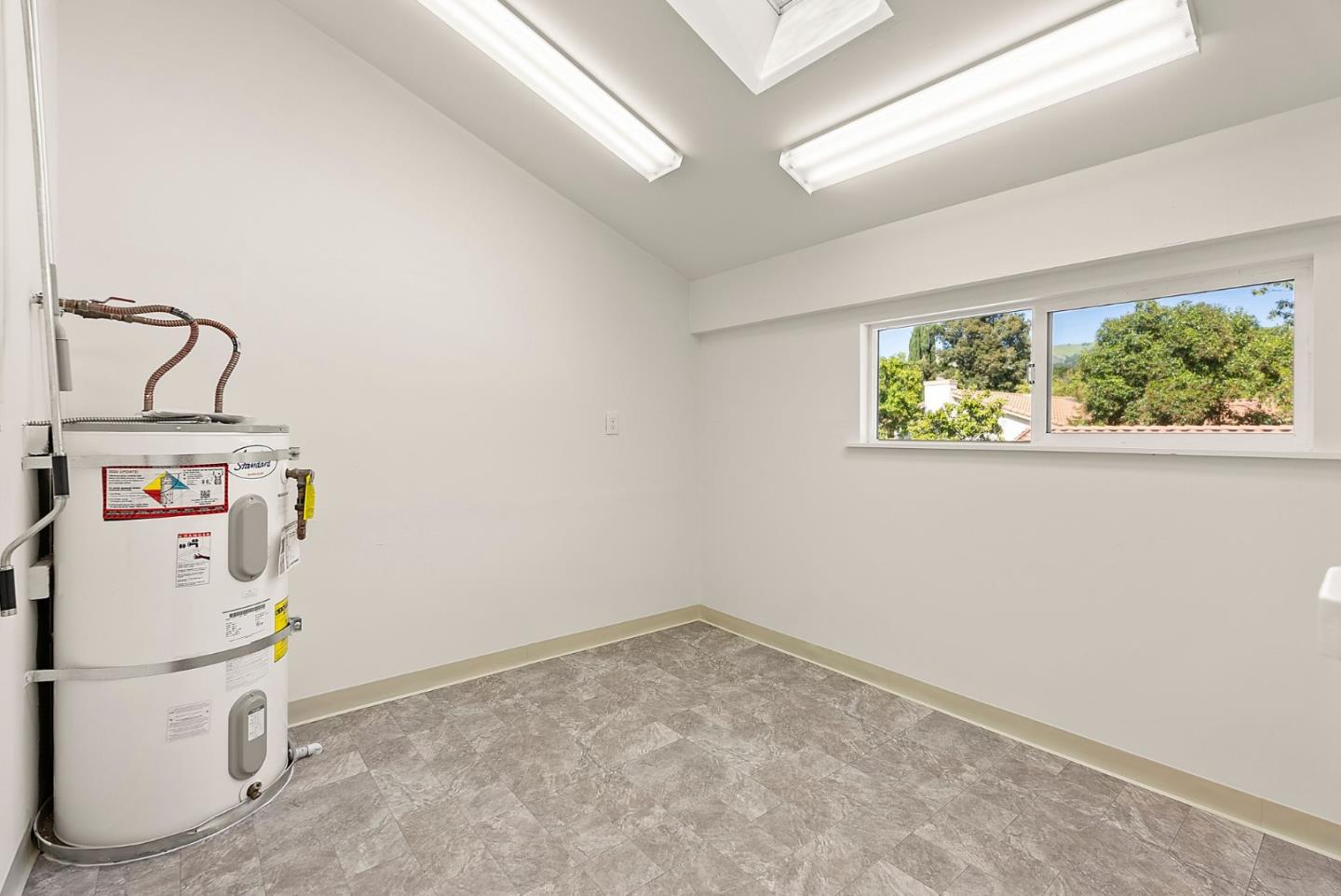 San Jose, California, 95135, United States, 2 Bedrooms Bedrooms, ,2 BathroomsBathrooms,Residential,For Sale,1794492