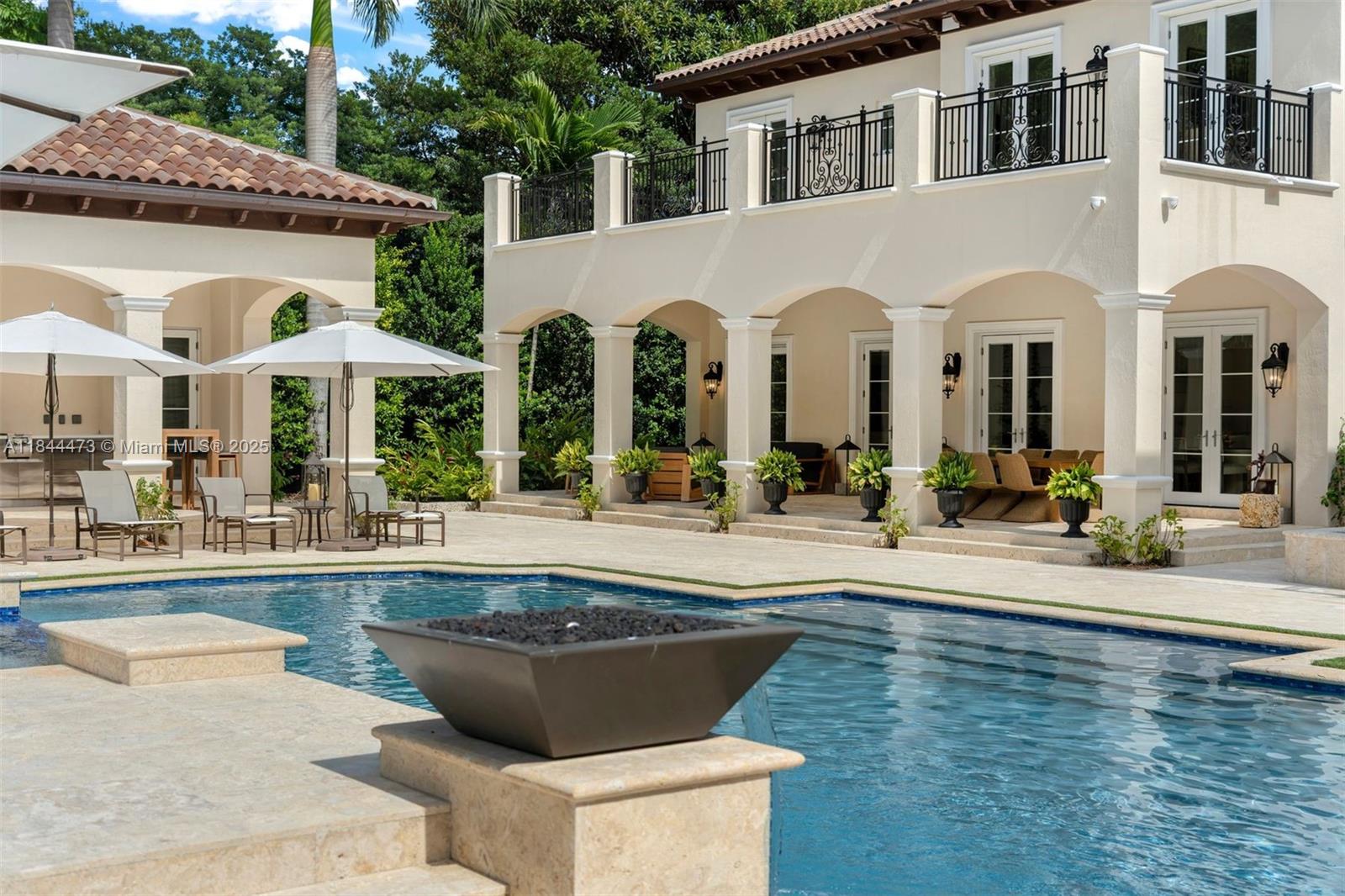 Miami, Florida, 33143, United States, 7 Bedrooms Bedrooms, ,10 BathroomsBathrooms,Residential,For Sale,1927451