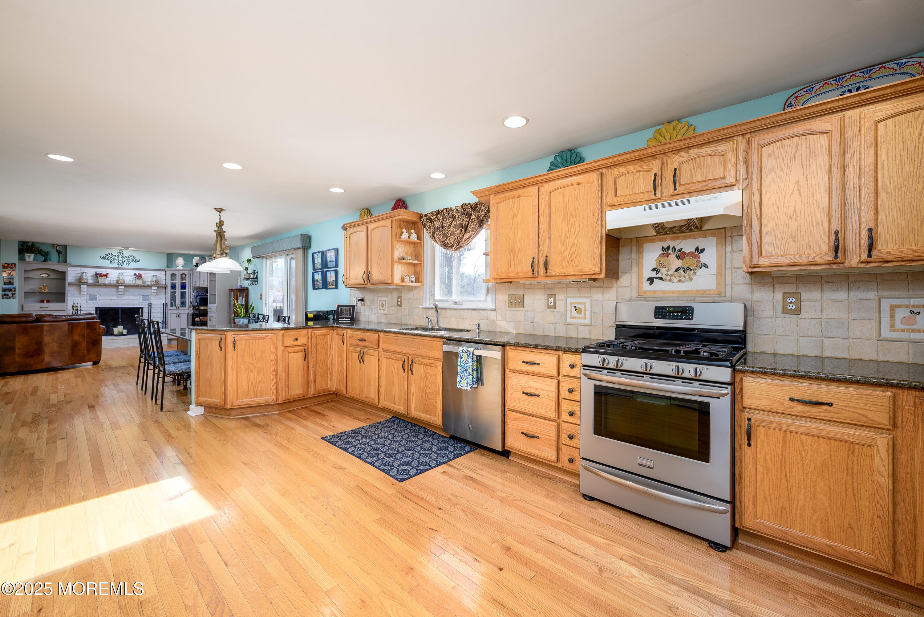 Manalapan, New Jersey, 07726, United States, 4 Bedrooms Bedrooms, ,3 BathroomsBathrooms,Residential,For Sale,2003393