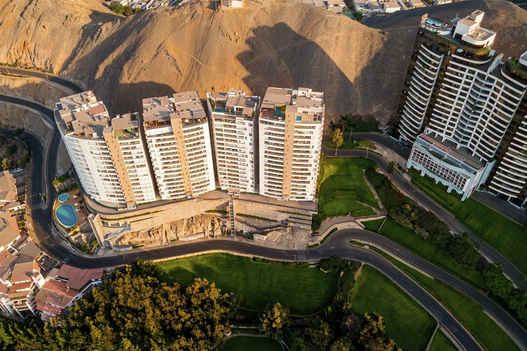  Exclusive penthouse with panoramic views in a prime location in CERROS DE CAMACH - 物件實景