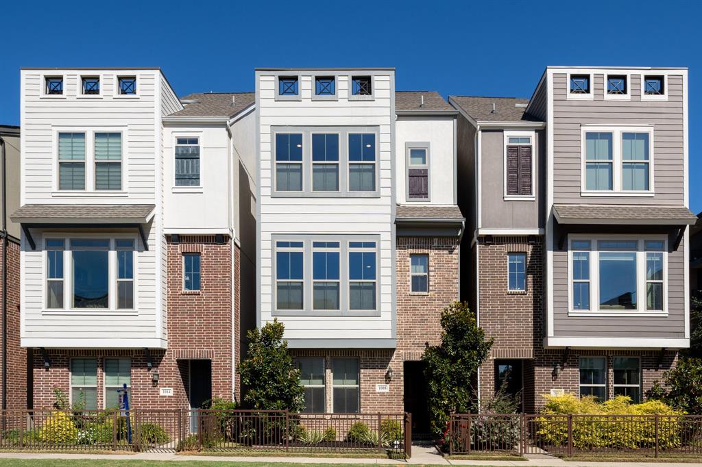 Dallas, Texas, 75212, United States, 3 Bedrooms Bedrooms, ,4 BathroomsBathrooms,Residential,For Sale,1966564