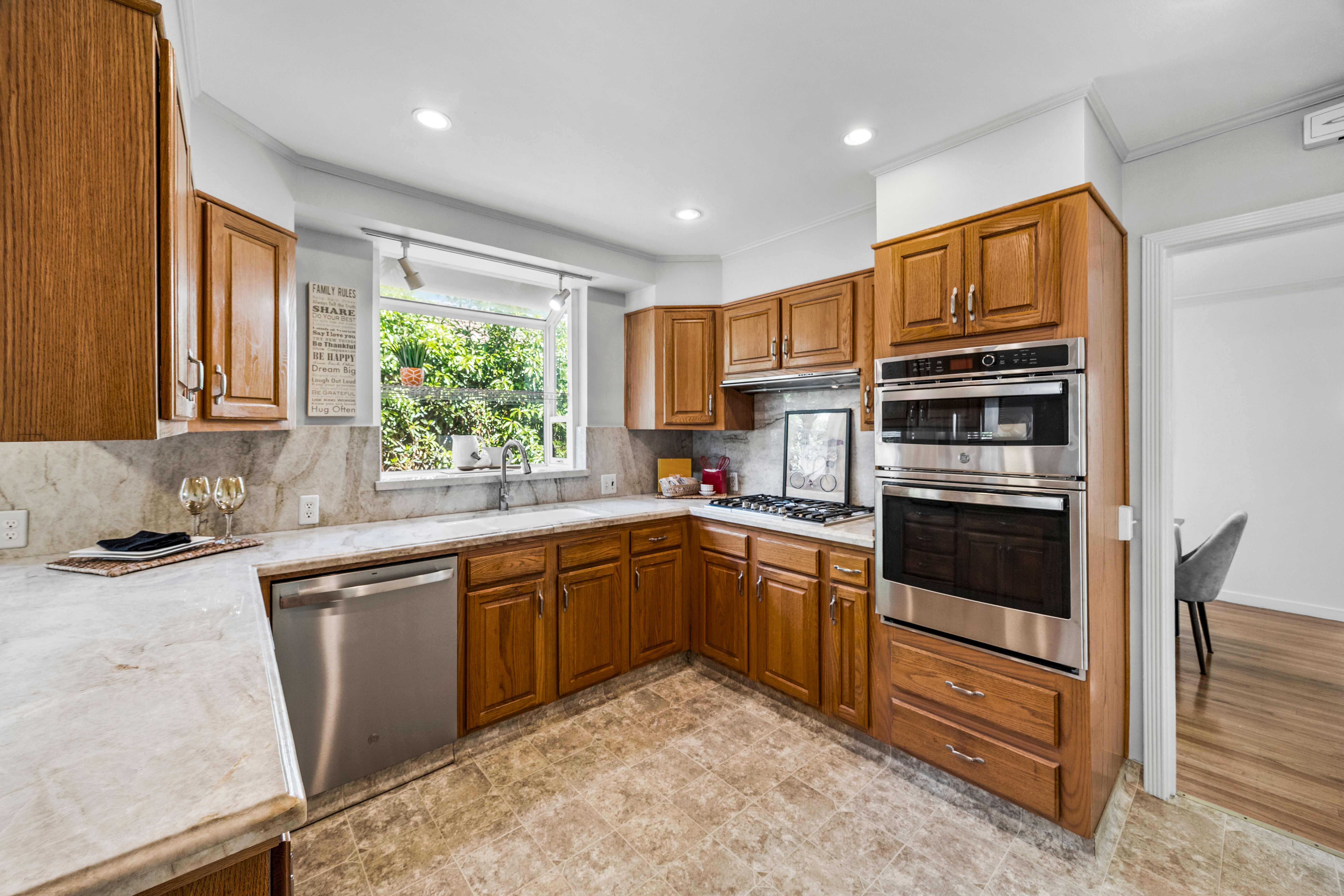  Single Story Rancher in Desirable San Mateo Village - 物件實景