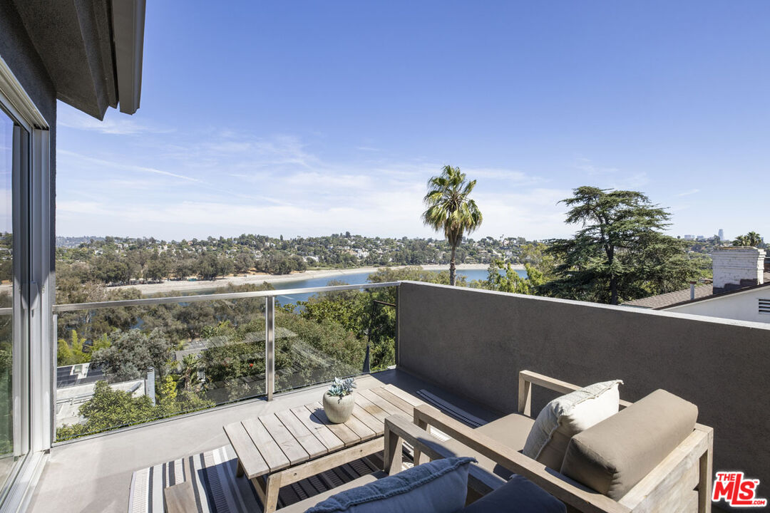 Los Angeles, California, 90039, United States, 3 Bedrooms Bedrooms, ,4 BathroomsBathrooms,Residential,For Sale,1934382