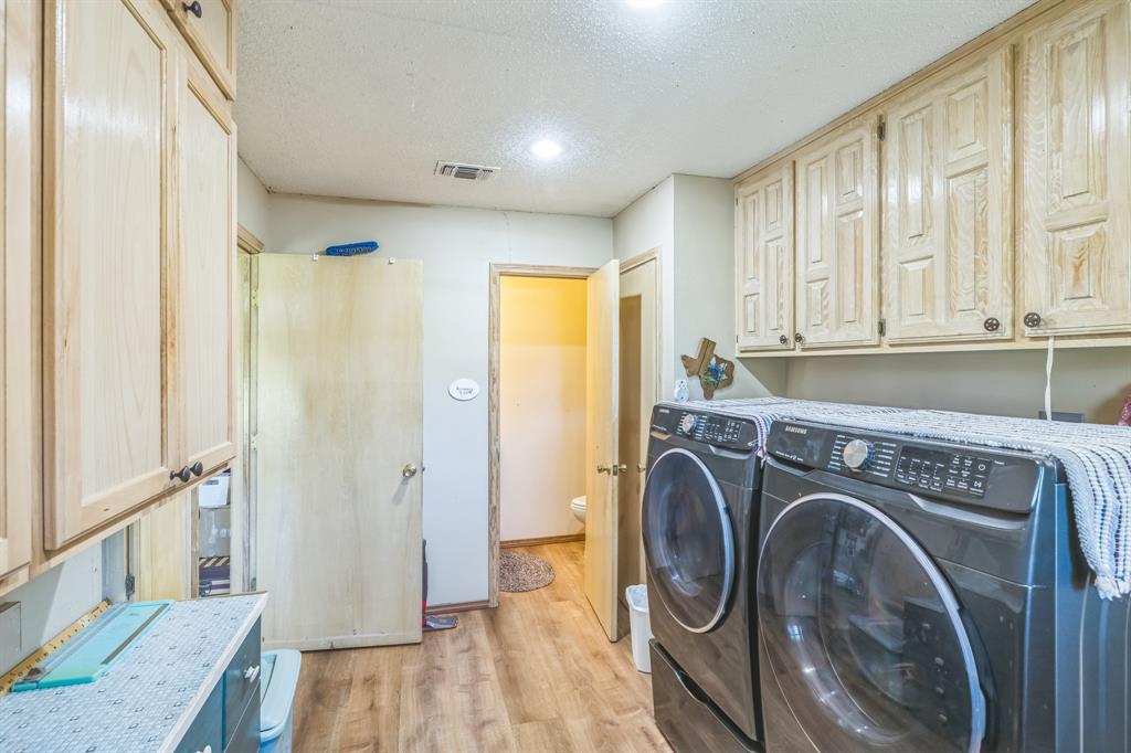 Honey Grove, Texas, 75446, United States, 3 Bedrooms Bedrooms, ,3 BathroomsBathrooms,Residential,For Sale,1840327