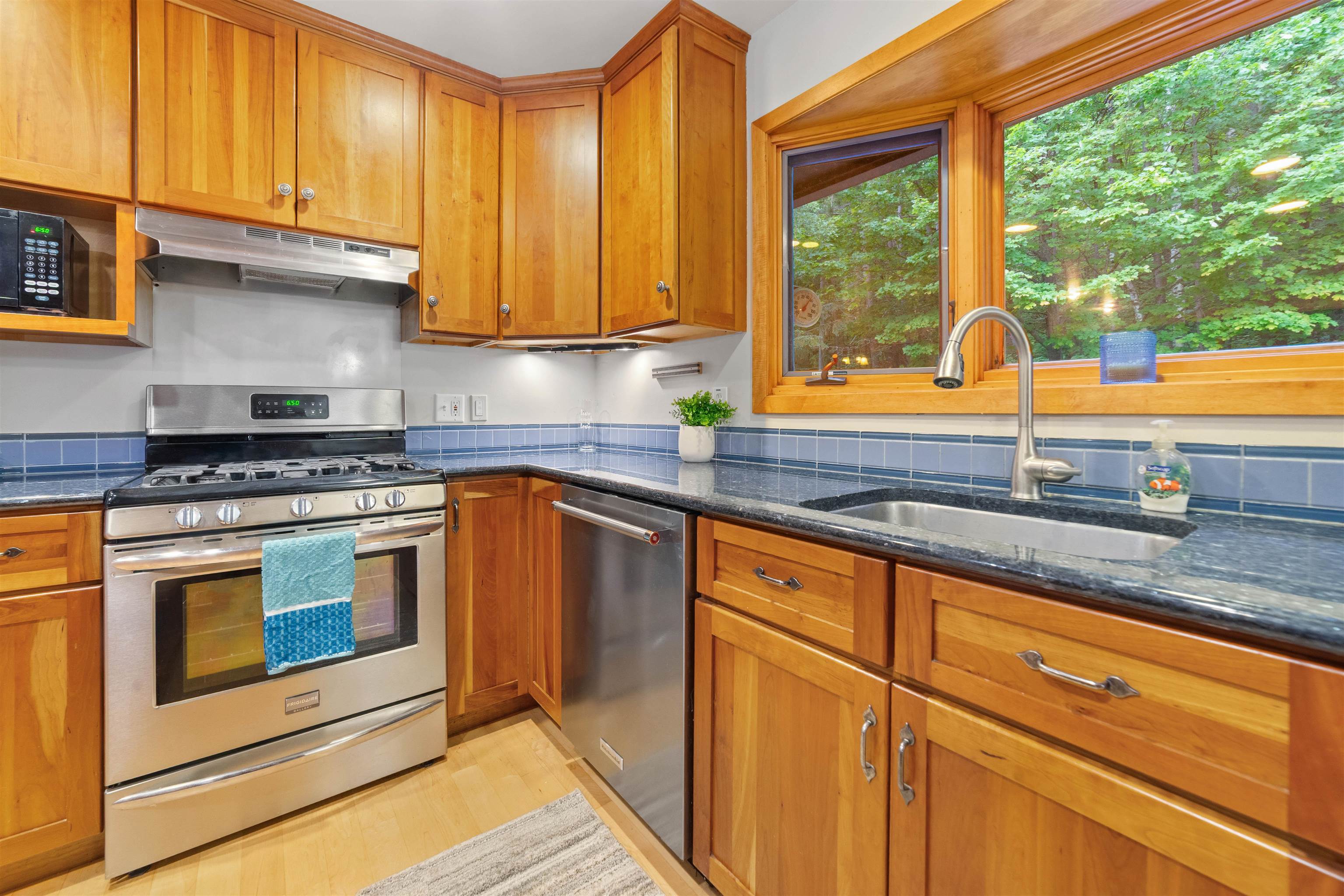 Duluth, Minnesota, 55803, United States, 4 Bedrooms Bedrooms, ,1 BathroomBathrooms,Residential,For Sale,1942593