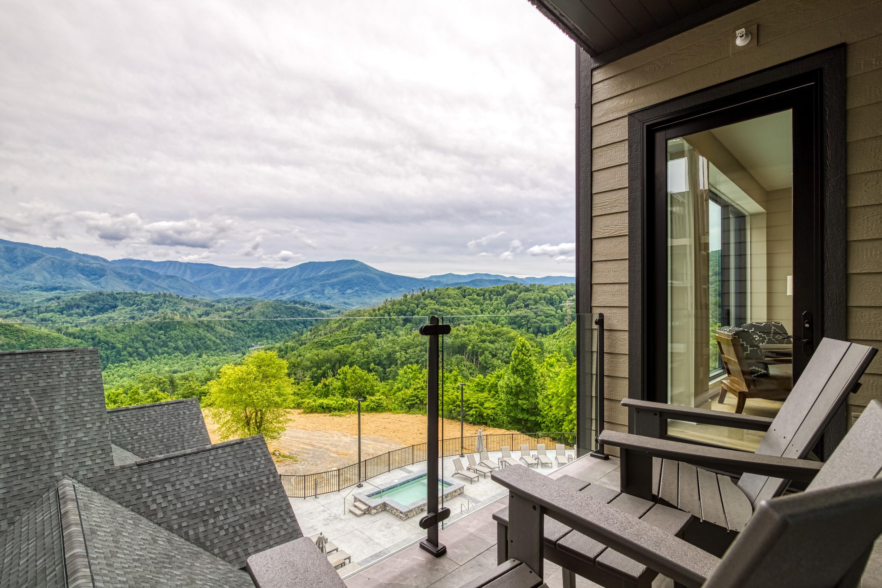 Gatlinburg, Tennessee, 37738, United States, 3 Bedrooms Bedrooms, ,4 BathroomsBathrooms,Residential,For Sale,2027383