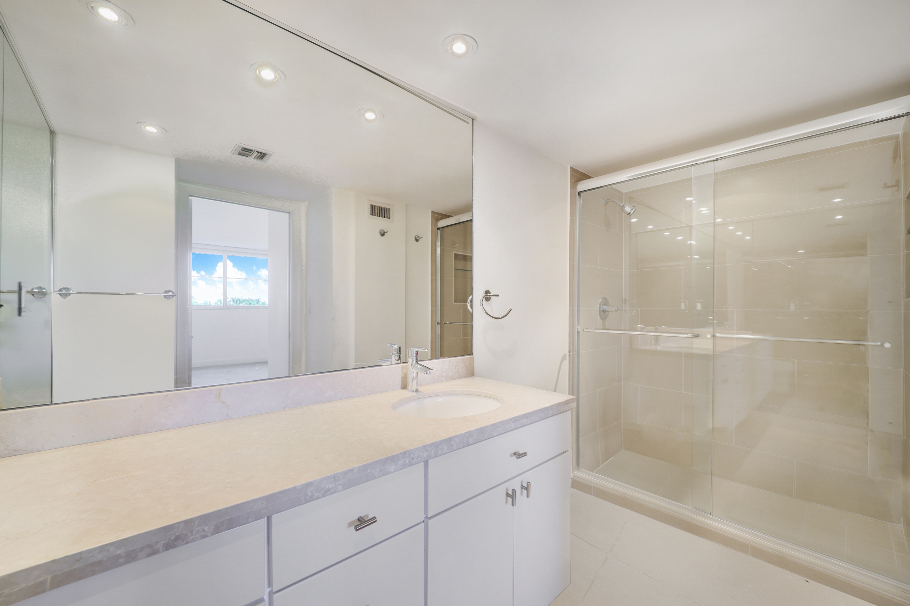  210 Sea View Dr, Key Biscayne, FL, 33149 - 物件實景