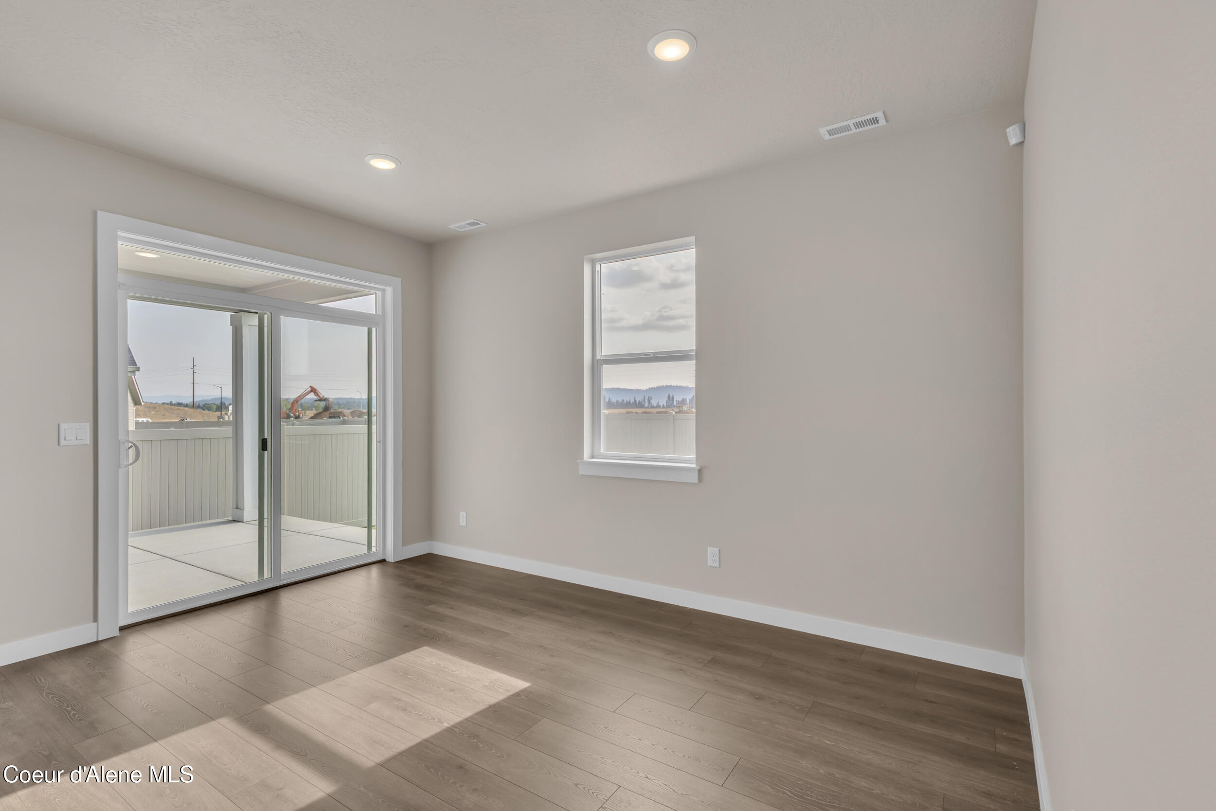 Coeur d'Alene, Idaho, 83815, United States, 4 Bedrooms Bedrooms, ,2 BathroomsBathrooms,Residential,For Sale,1975976