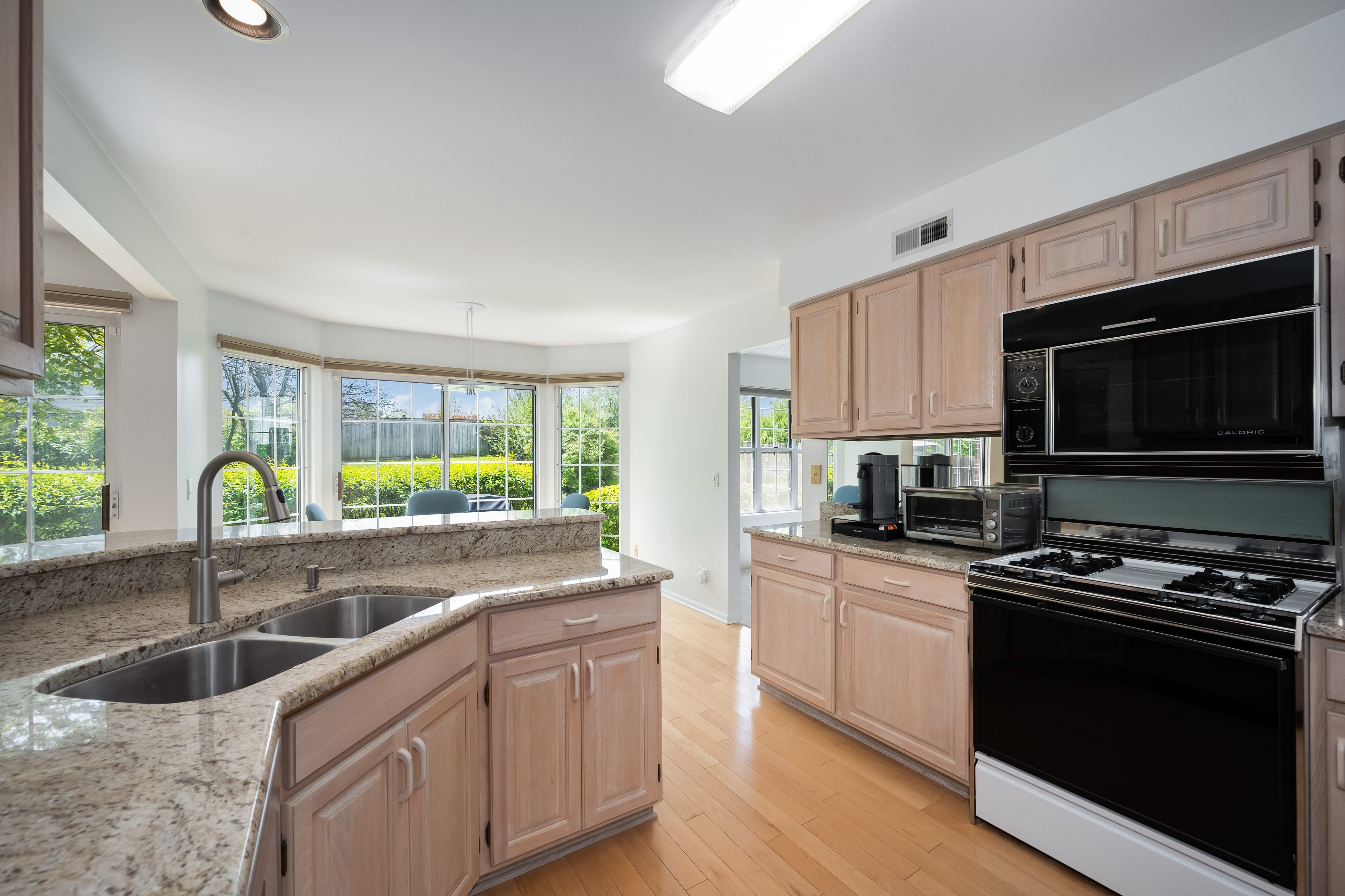  Two-Story Townhome in the Winchester Lane Subdivision of Northbrook - 物件實景