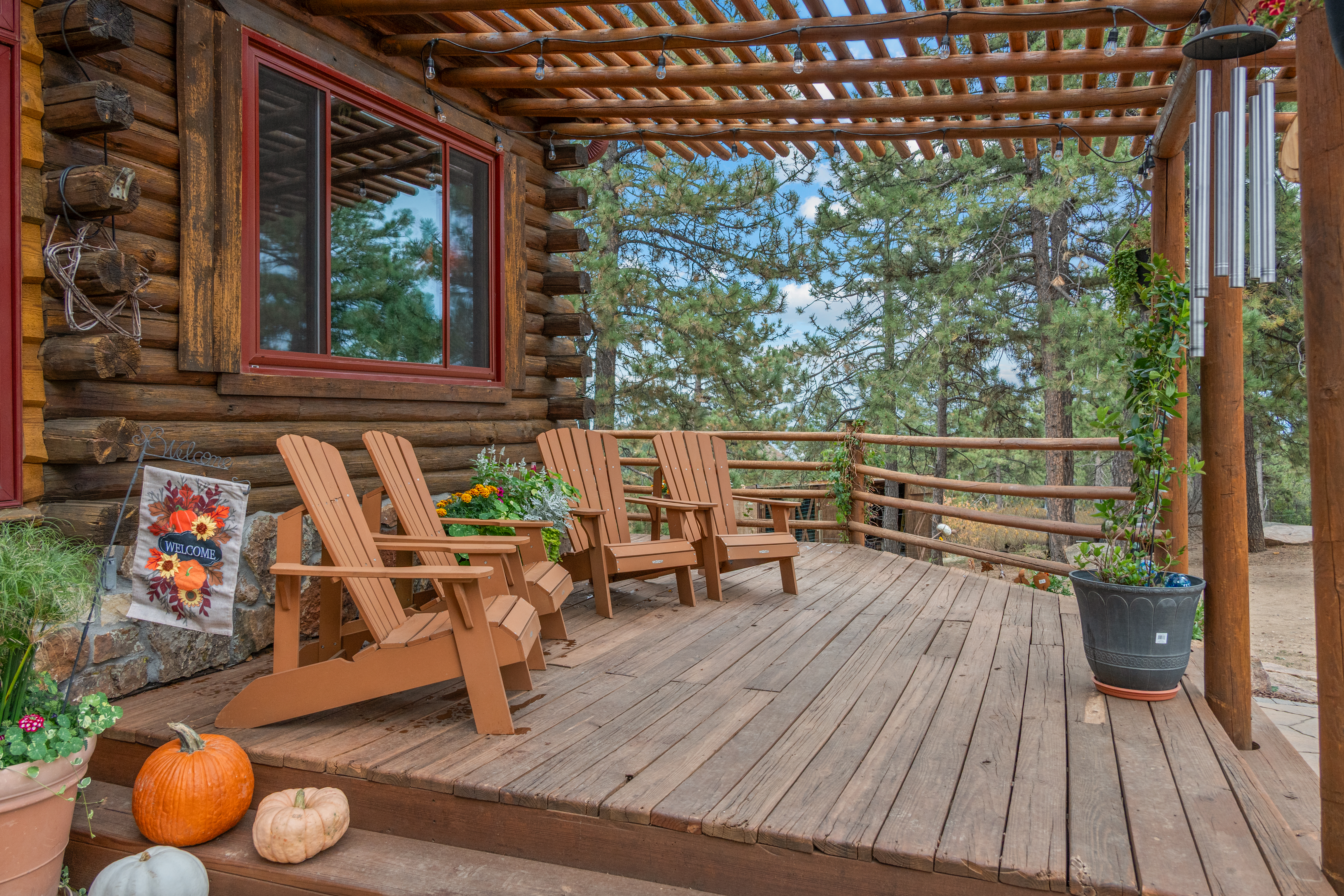  Chatfield Reservoir Log Home on Horse-Friendly 5 Acres with Wrap-Around Decks - 物件實景