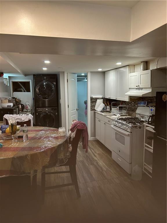 Huntington Station, New York, 11746, United States, 5 Bedrooms Bedrooms, ,2 BathroomsBathrooms,Residential,For Sale,1980948