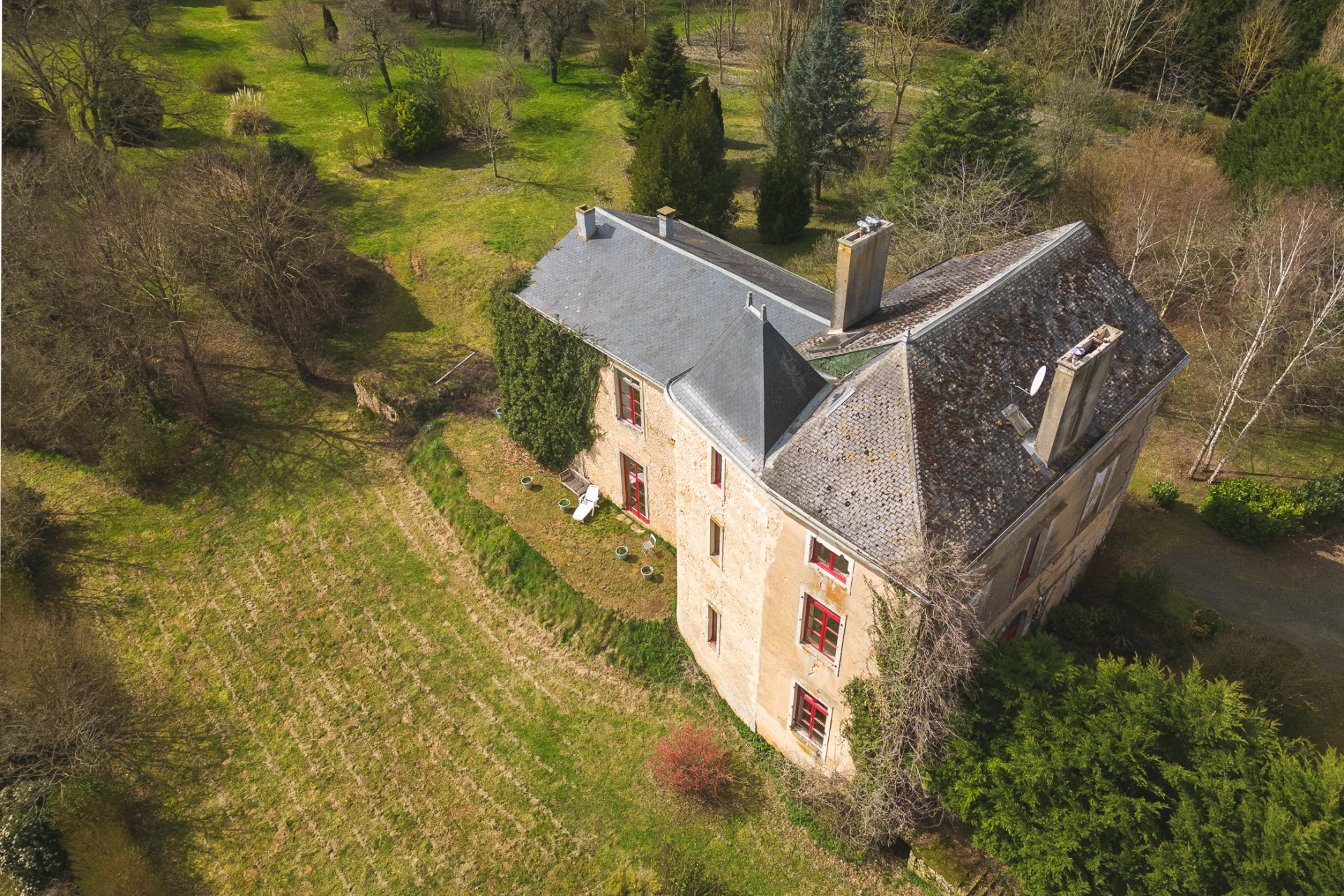 Le Mans, Pays de la Loire, 72000, FR, 7 Bedrooms Bedrooms, ,2 BathroomsBathrooms,Residential,For Sale,1883216