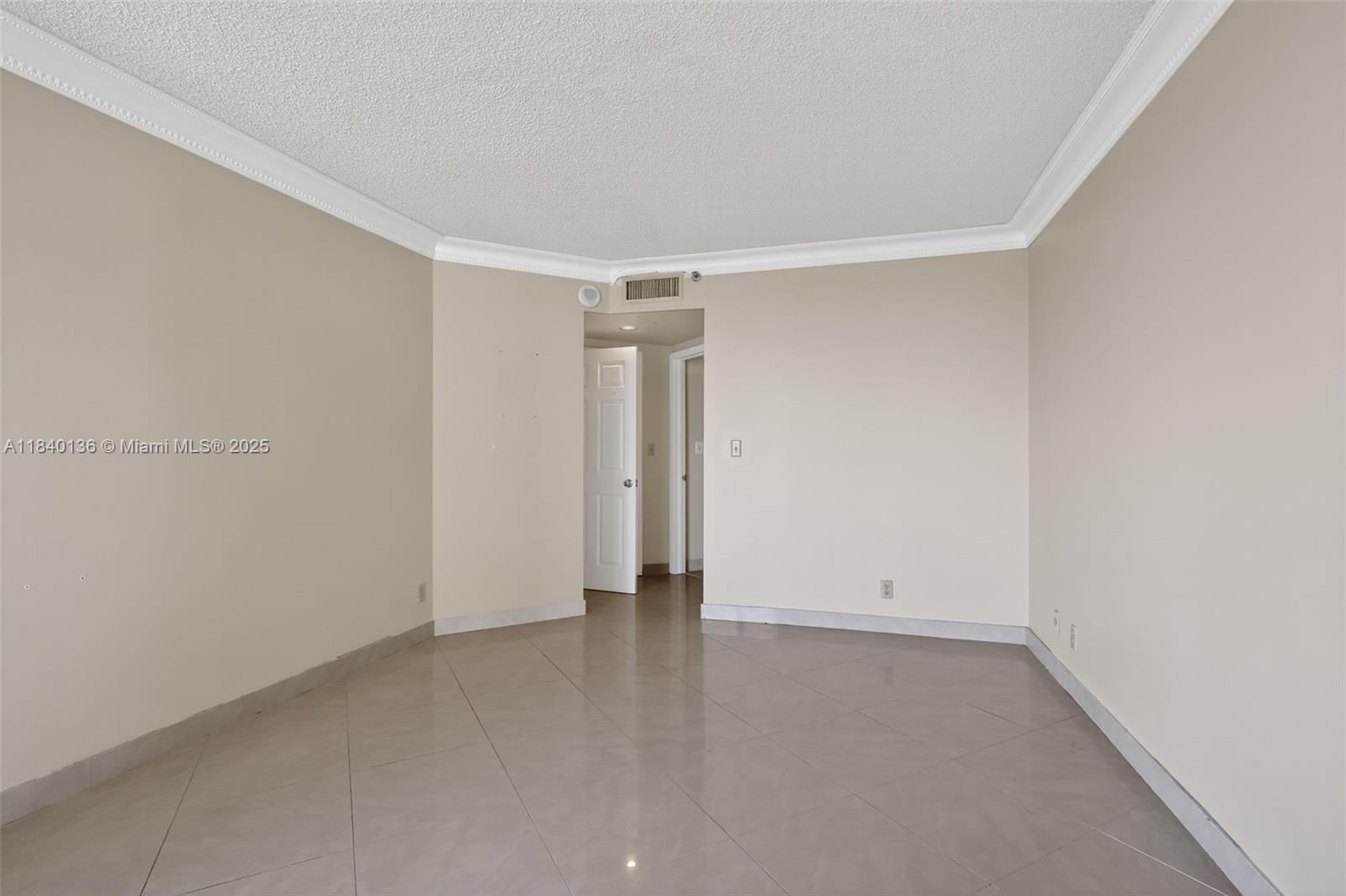 Aventura, Florida, 33180, United States, 2 Bedrooms Bedrooms, ,2 BathroomsBathrooms,Residential,For Sale,1898745