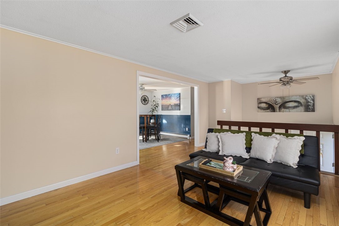 Cranston, Rhode Island, 02921, United States, 3 Bedrooms Bedrooms, ,2 BathroomsBathrooms,Residential,For Sale,1996913