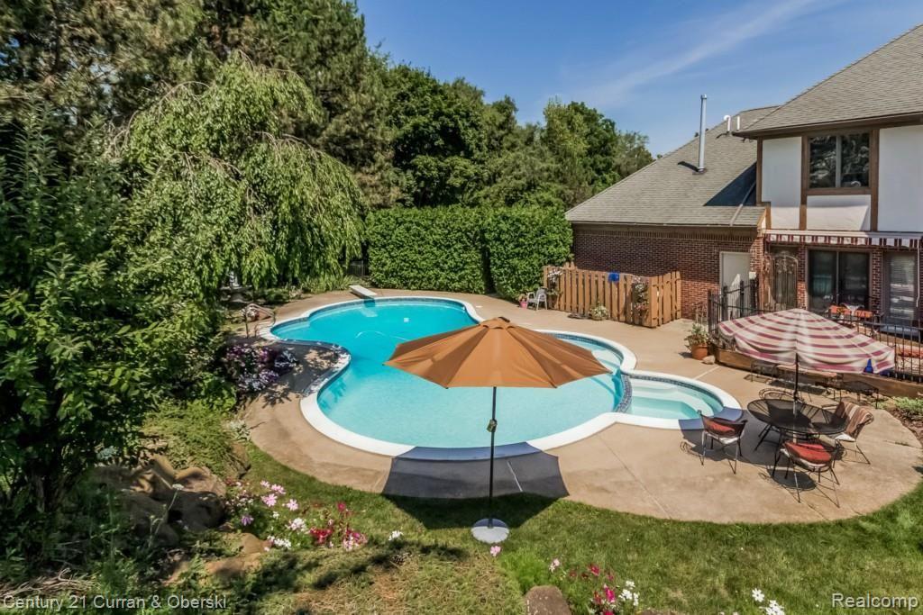 Farmington Hills, Michigan, 48331, United States, 6 Bedrooms Bedrooms, ,7 BathroomsBathrooms,Residential,For Sale,1914340