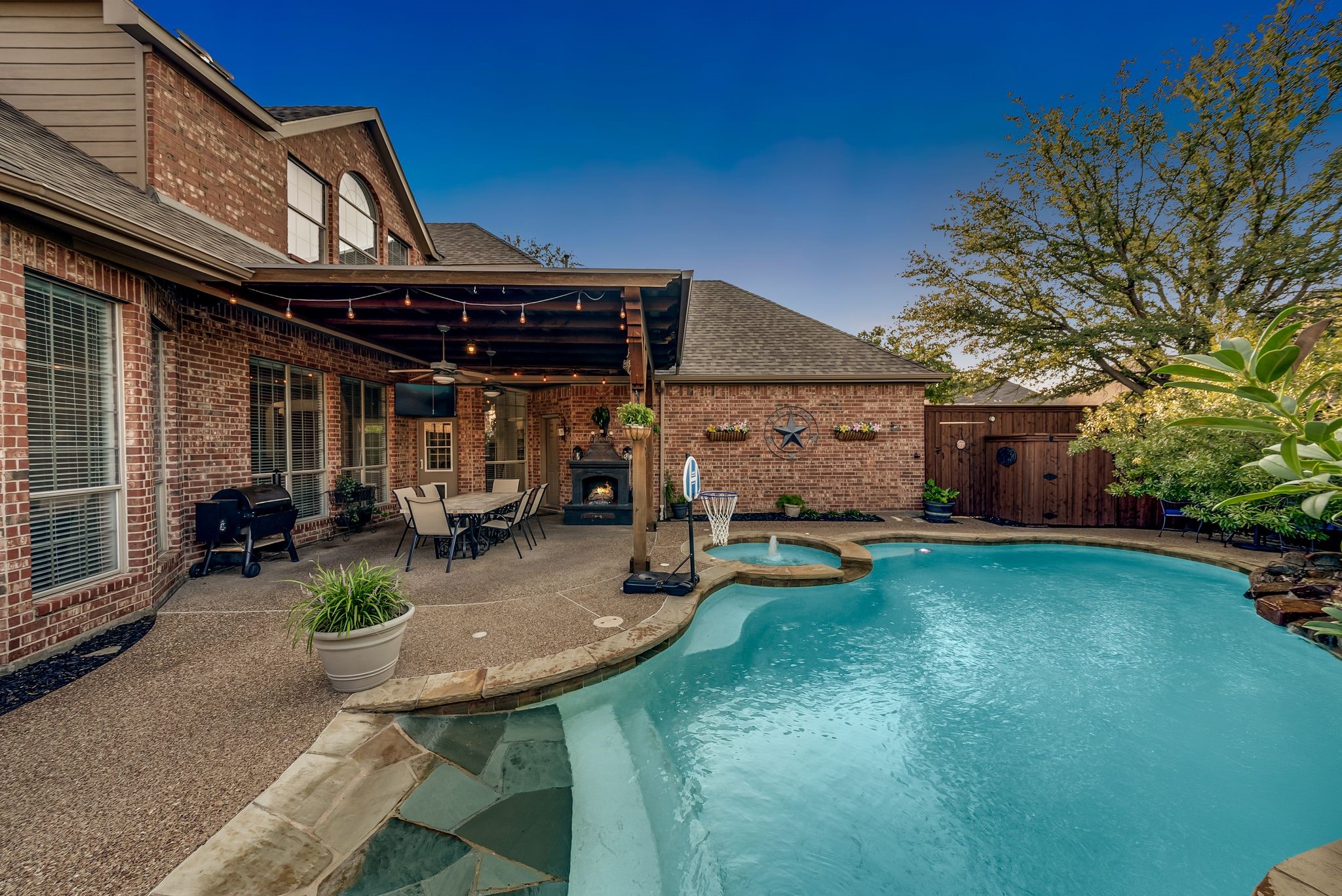 Frisco, Texas, 75033, United States, 4 Bedrooms Bedrooms, ,4 BathroomsBathrooms,Residential,For Sale,1938772