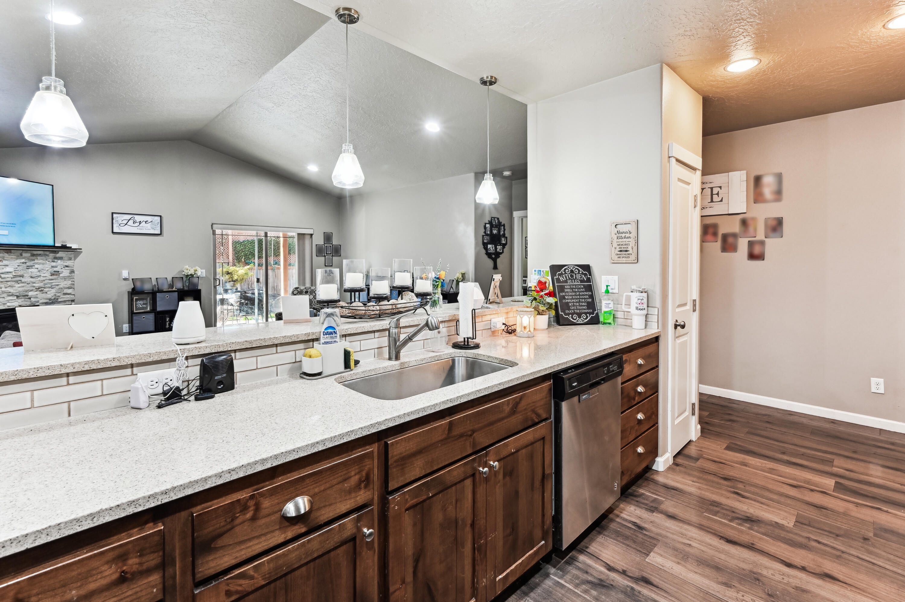 Redmond, Oregon, 97756, United States, 4 Bedrooms Bedrooms, ,3 BathroomsBathrooms,Residential,For Sale,1770354