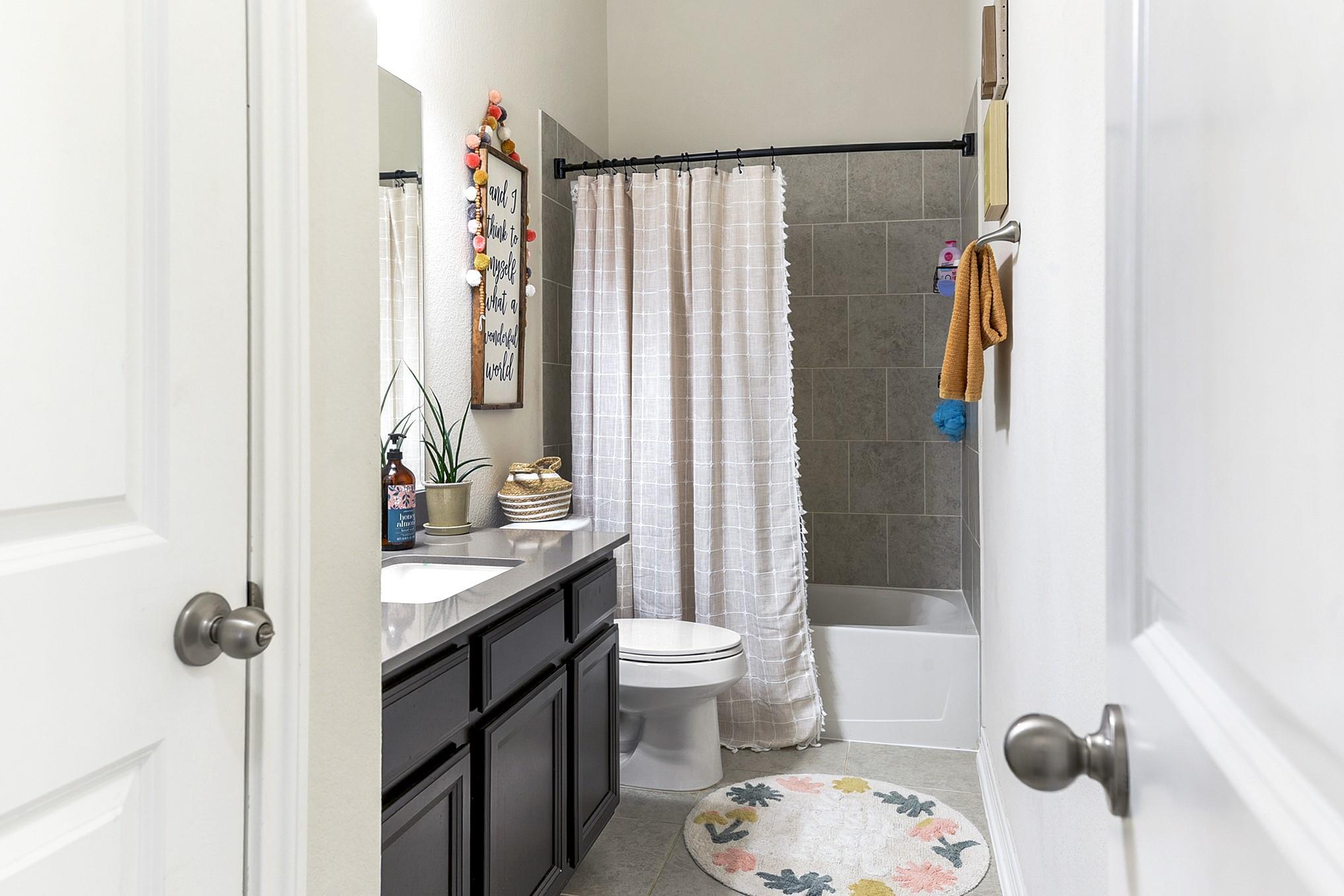 Katy, Texas, 77494, United States, 4 Bedrooms Bedrooms, ,5 BathroomsBathrooms,Residential,For Sale,1982893