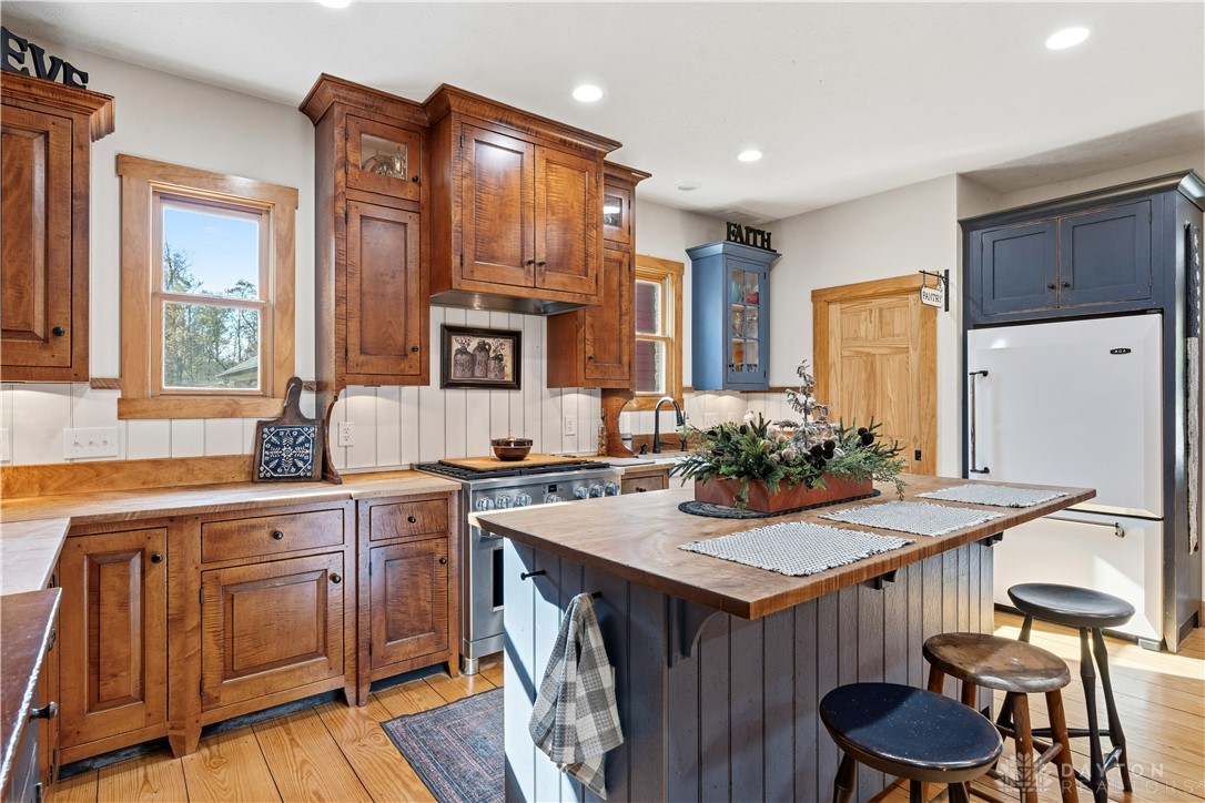 Adams Twp, Ohio, 45177, United States, 6 Bedrooms Bedrooms, ,4 BathroomsBathrooms,Residential,For Sale,1989294