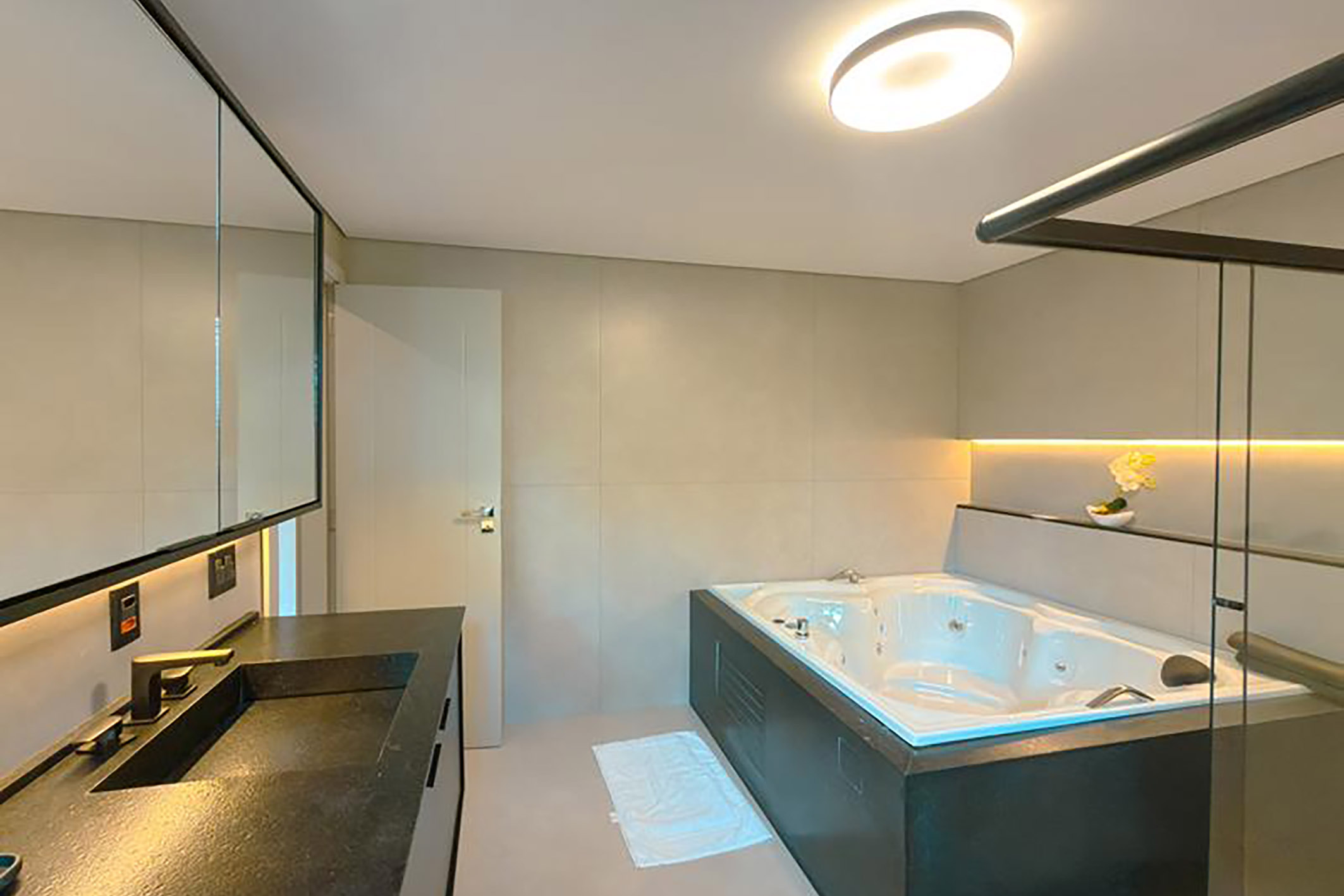  Contemporary canal-front residence with private yacht dock in Porto Bracuhy - 物件實景