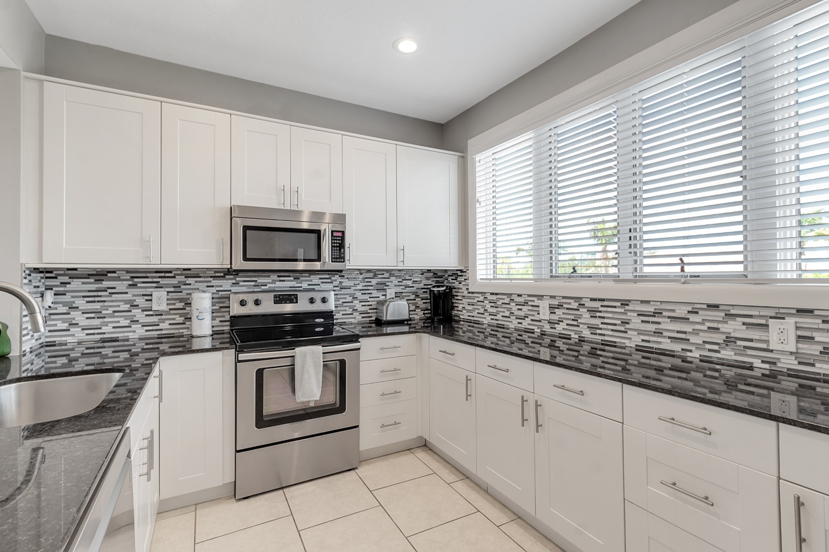 Longboat Key, Florida, 34228, United States, 2 Bedrooms Bedrooms, ,2 BathroomsBathrooms,Residential,For Sale,1841506