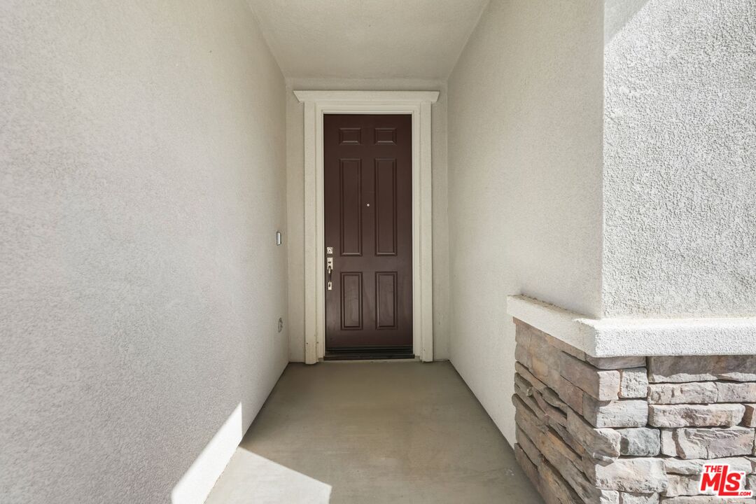 Lancaster, California, 93534, United States, 5 Bedrooms Bedrooms, ,3 BathroomsBathrooms,Residential,For Sale,1942304